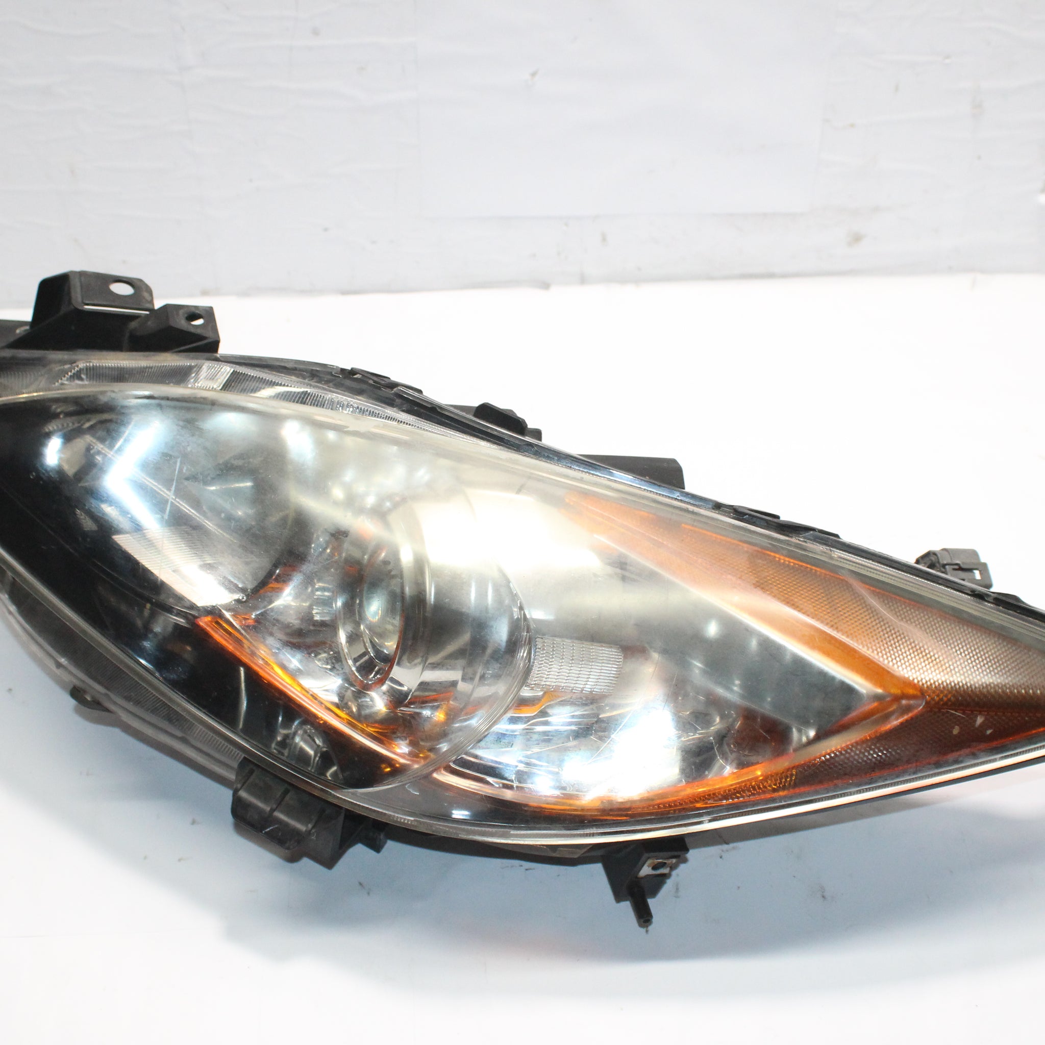 2010 MAZDA 3 LEFT SIDE FRONT HEADLIGHT