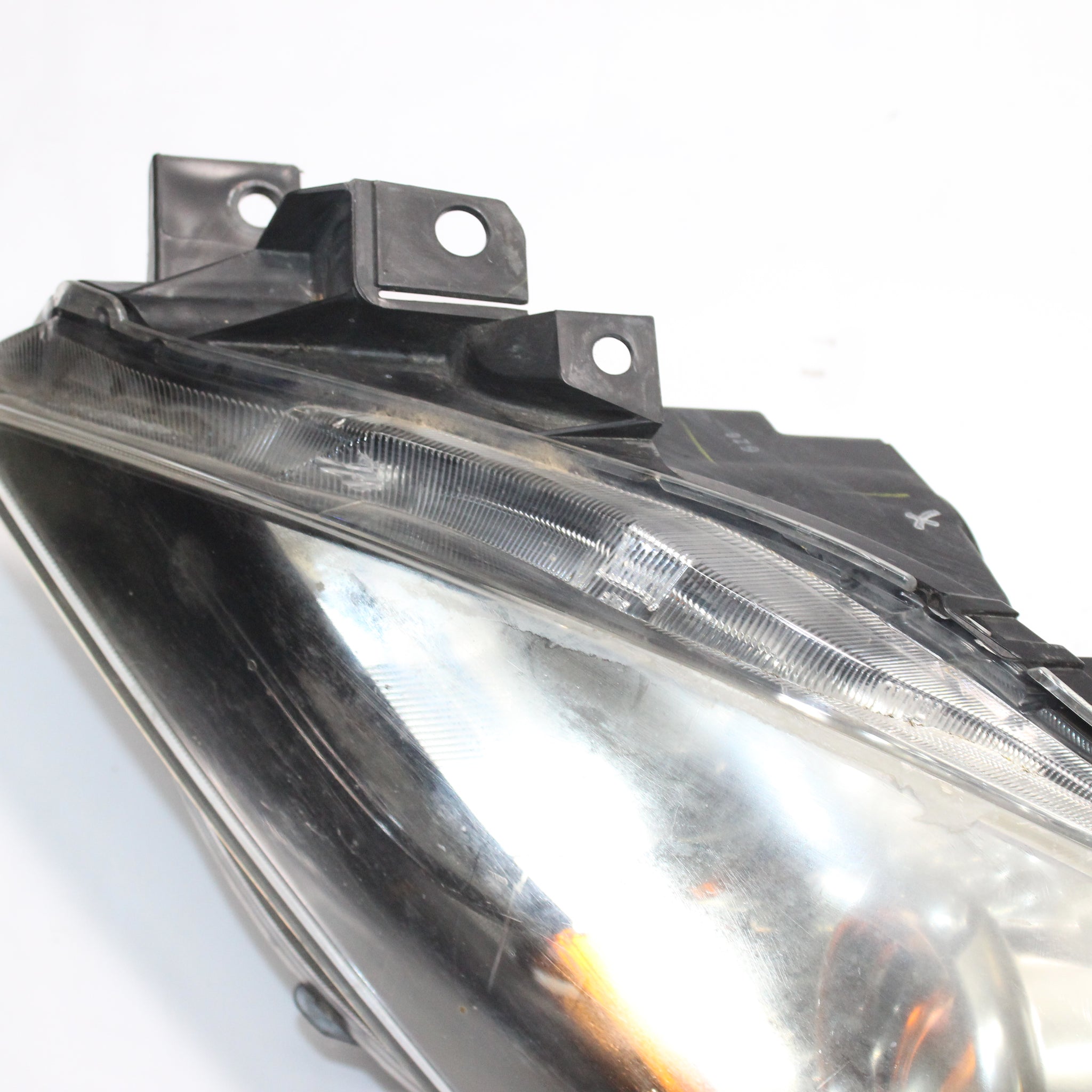 2010 MAZDA 3 LEFT SIDE FRONT HEADLIGHT