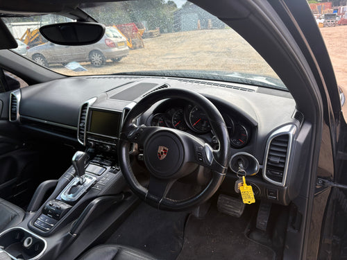 PORSCHE  CAYENNE S 958 Airbag Kit + 4 Seat Belts 2010