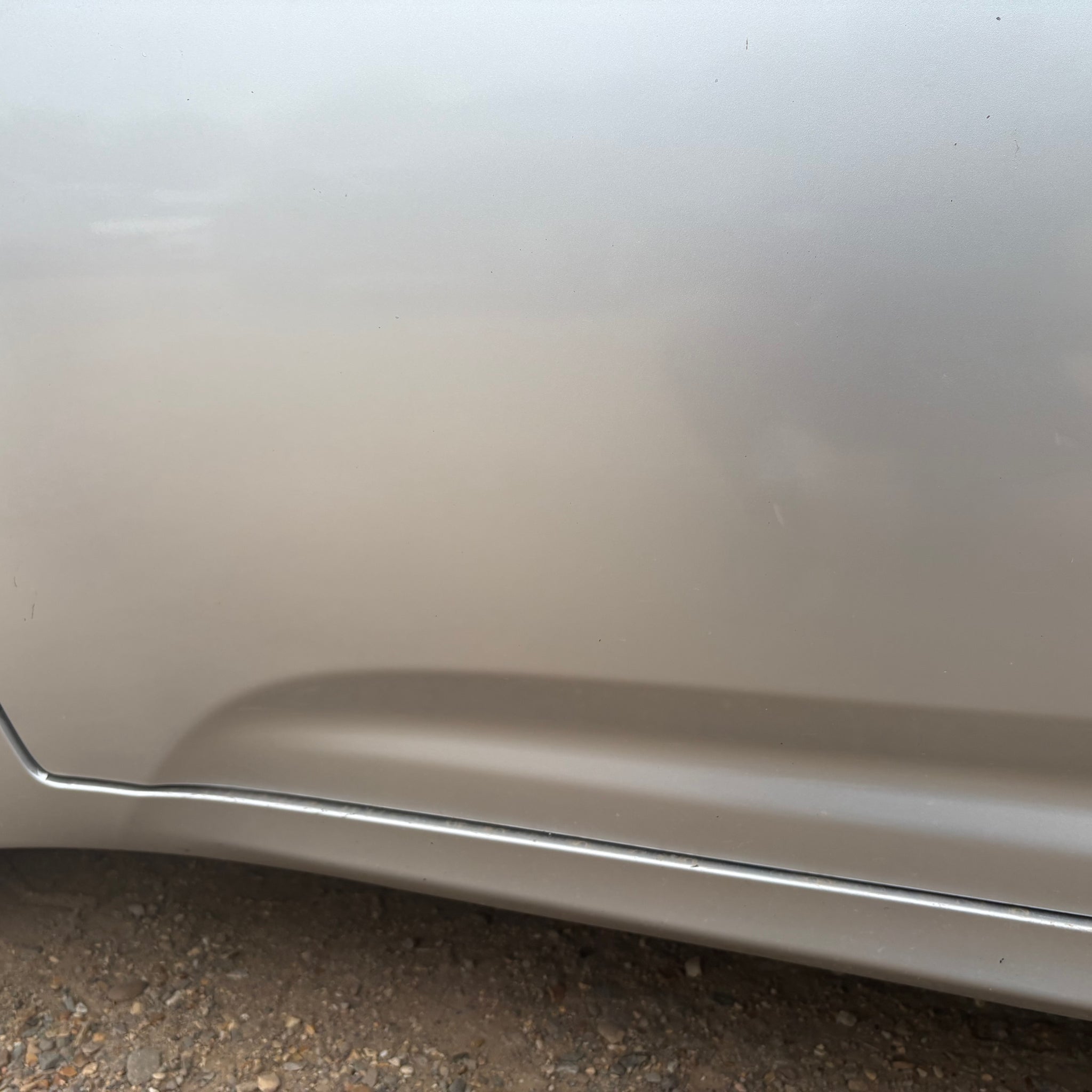 2016 TOYOTA AVENSIS PASSENGER SIDE FRONT COMPLETE DOOR 1F7 SILVER