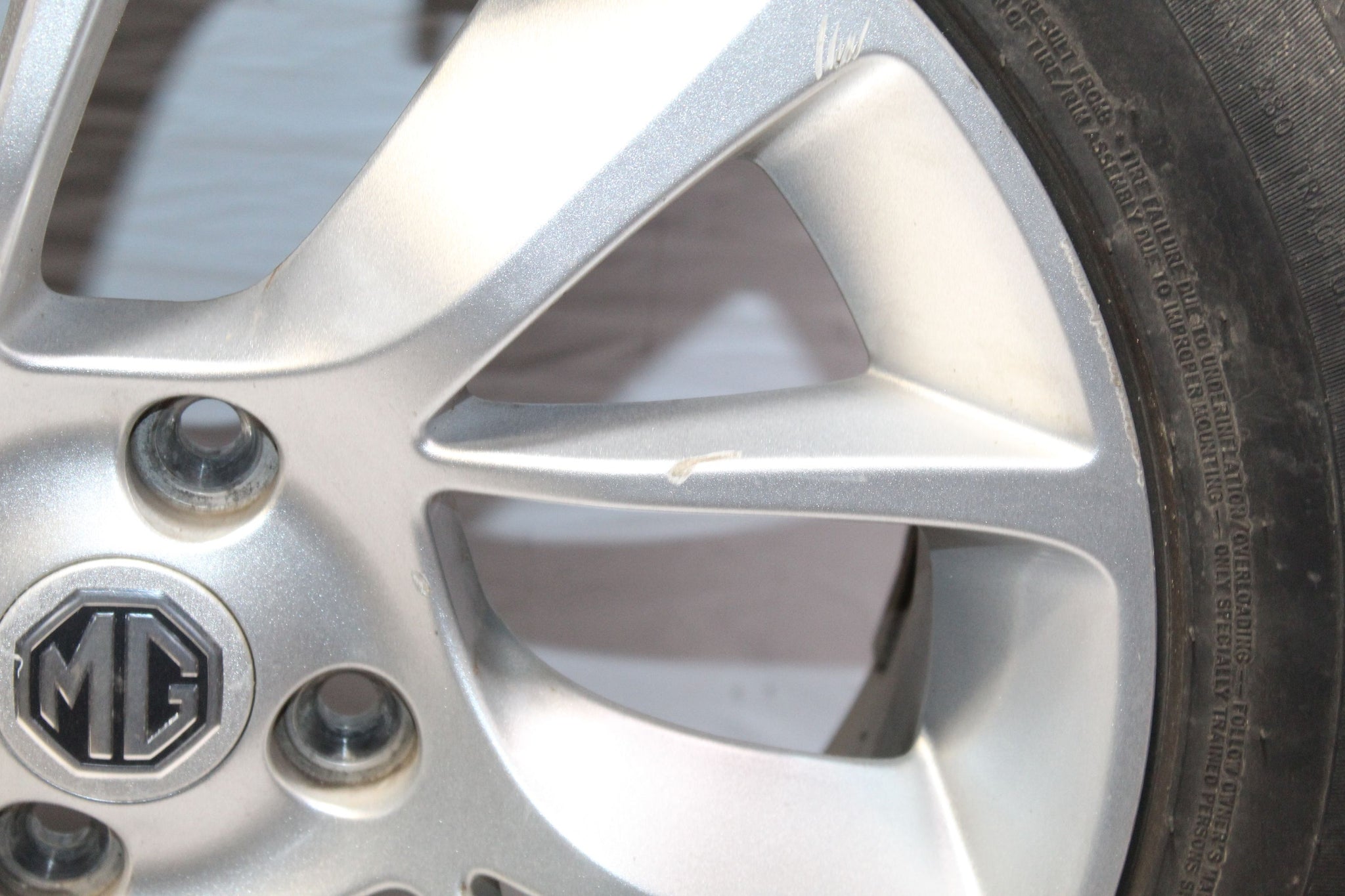 2014 MG MG3  Alloy Wheel with Tyre 195 / 55 R16 3.3MM