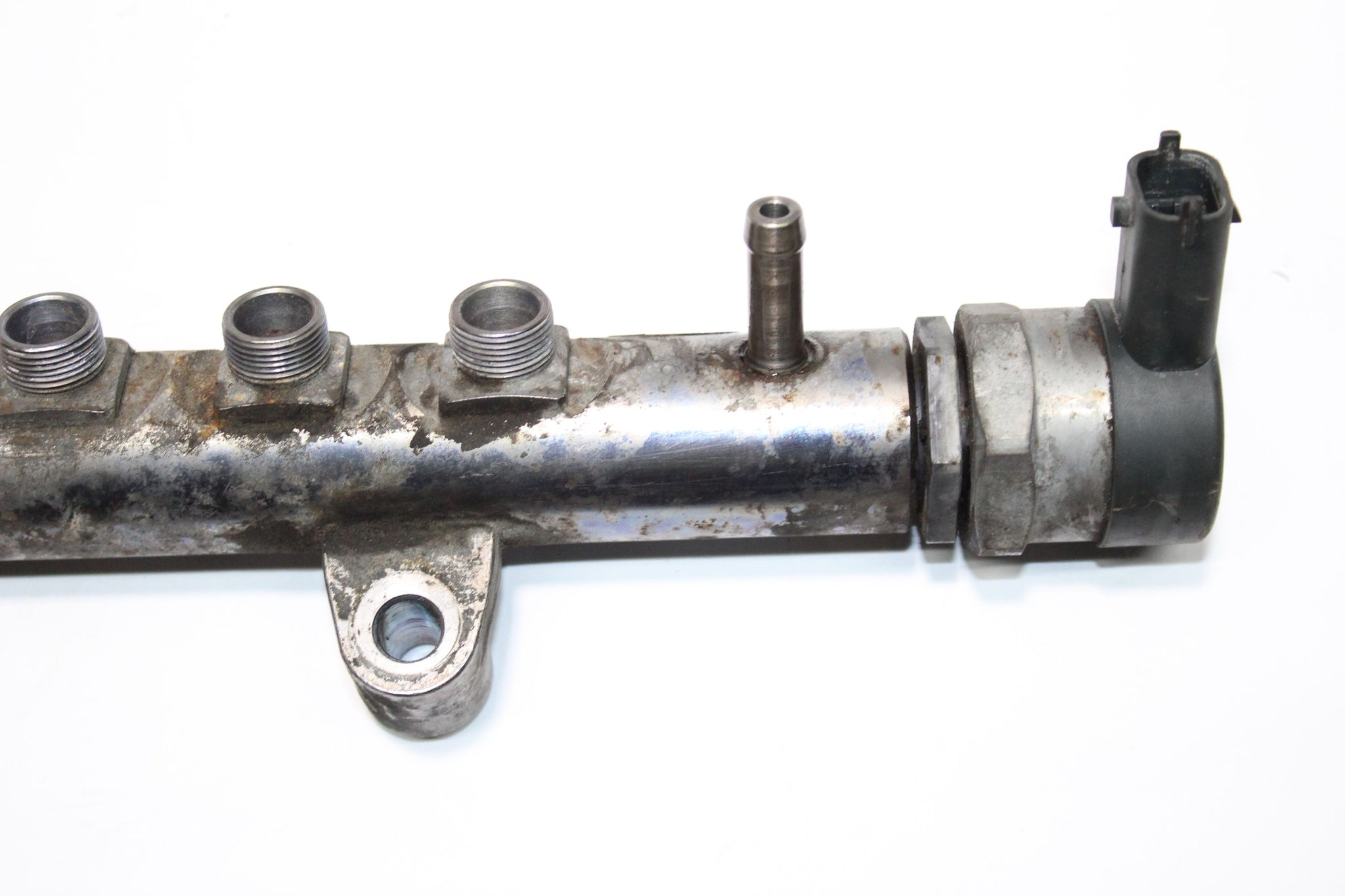 2013 VOLVO V40 2.0 Diesel Fuel Injector Rail 30777759