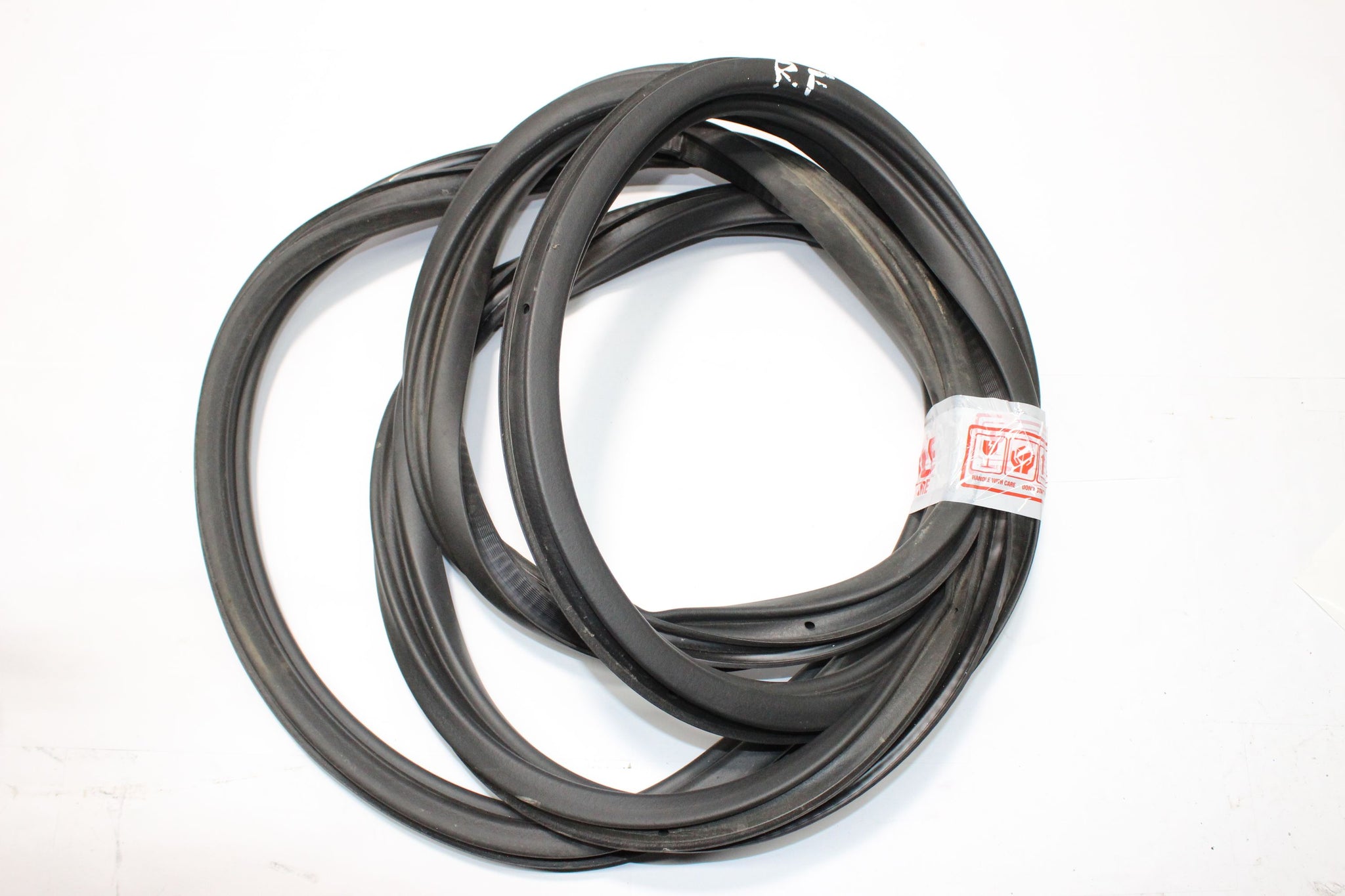 2019 VAUXHALL CORSA E Right side Front Door Seal Rubber