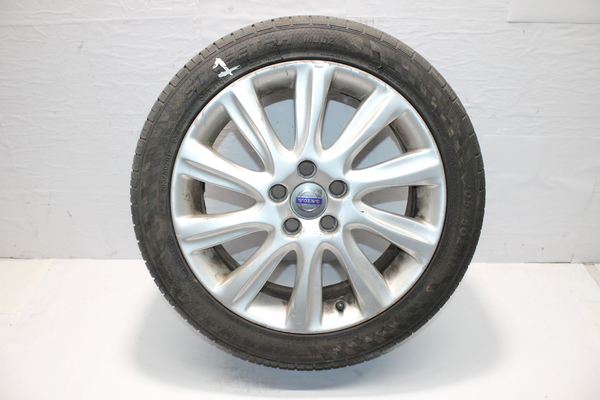 2013 VOLVO V40 Alloy Wheel with Tyre 205 / 50 R17 6.6MM