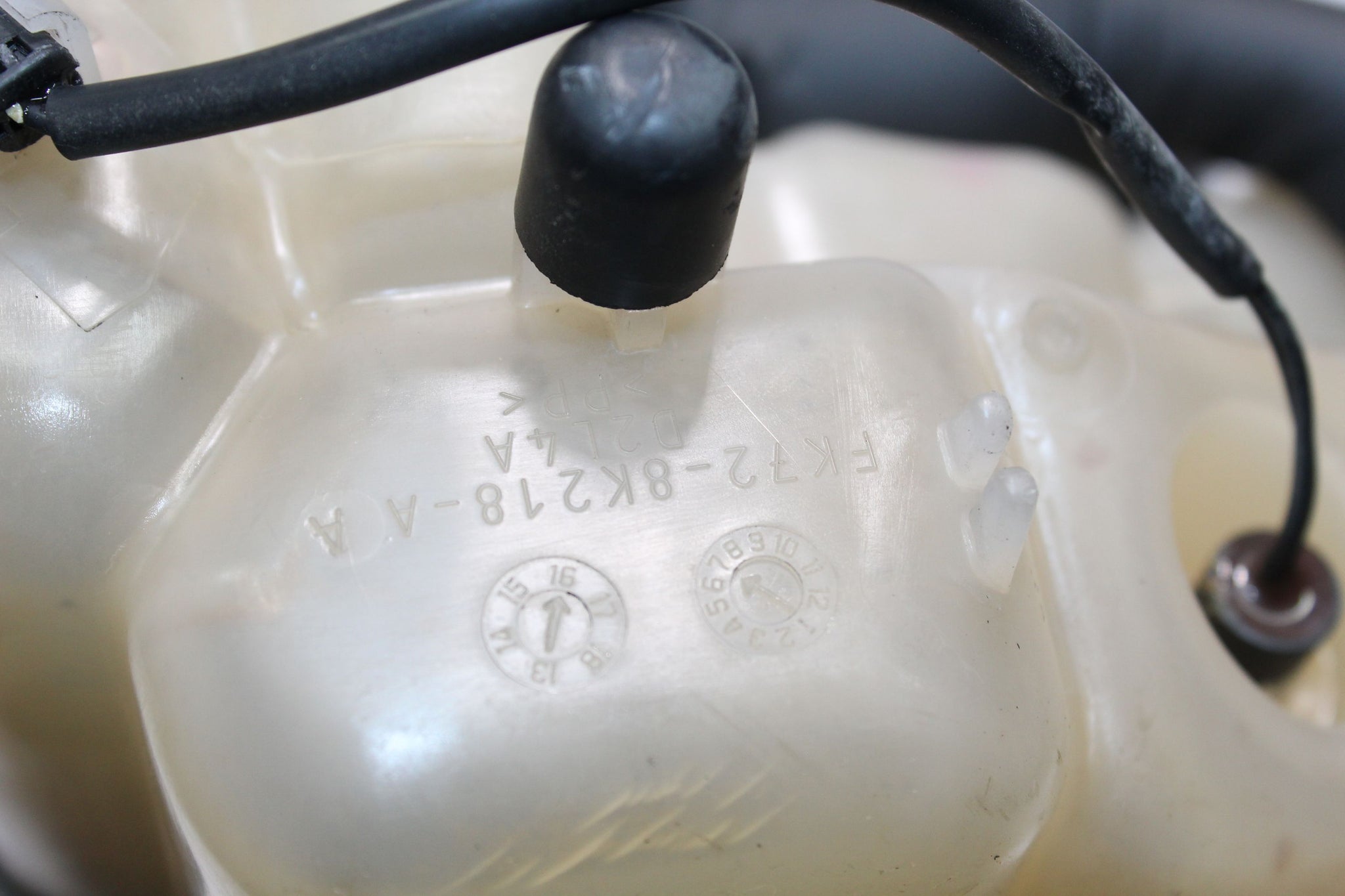 2016 RANGE ROVER EVOQUE 2.0 Coolant Expansion Tank FK72-8K218-A