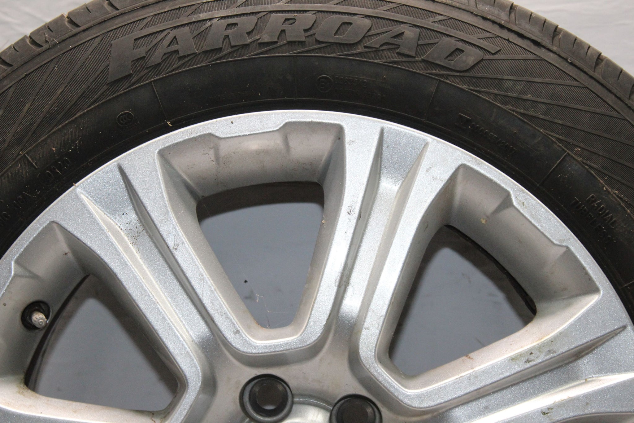 2016 RANGE ROVER EVOQUE Alloy Wheel with Tyre 235 / 60 R18 4.1MM