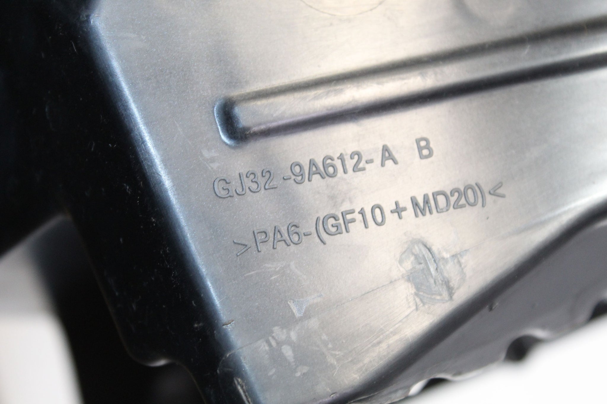 2015 LAND ROVER DISCOVERY SPORT 2.0 Air Filter Box MAF Sensor GJ32-9600-AD