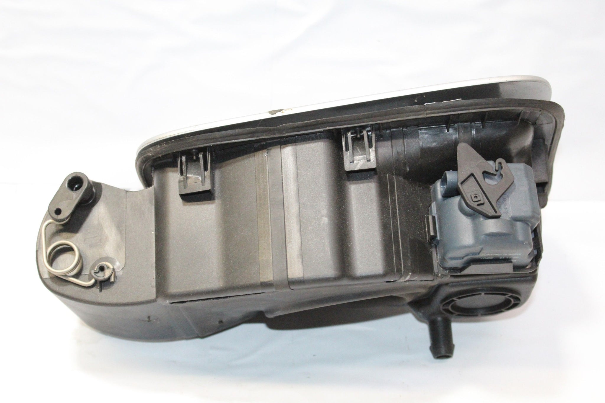 2011 Mercedes C Class W204 1.8 Petrol Fuel Flap IRIDIUM SILVER A2047500103