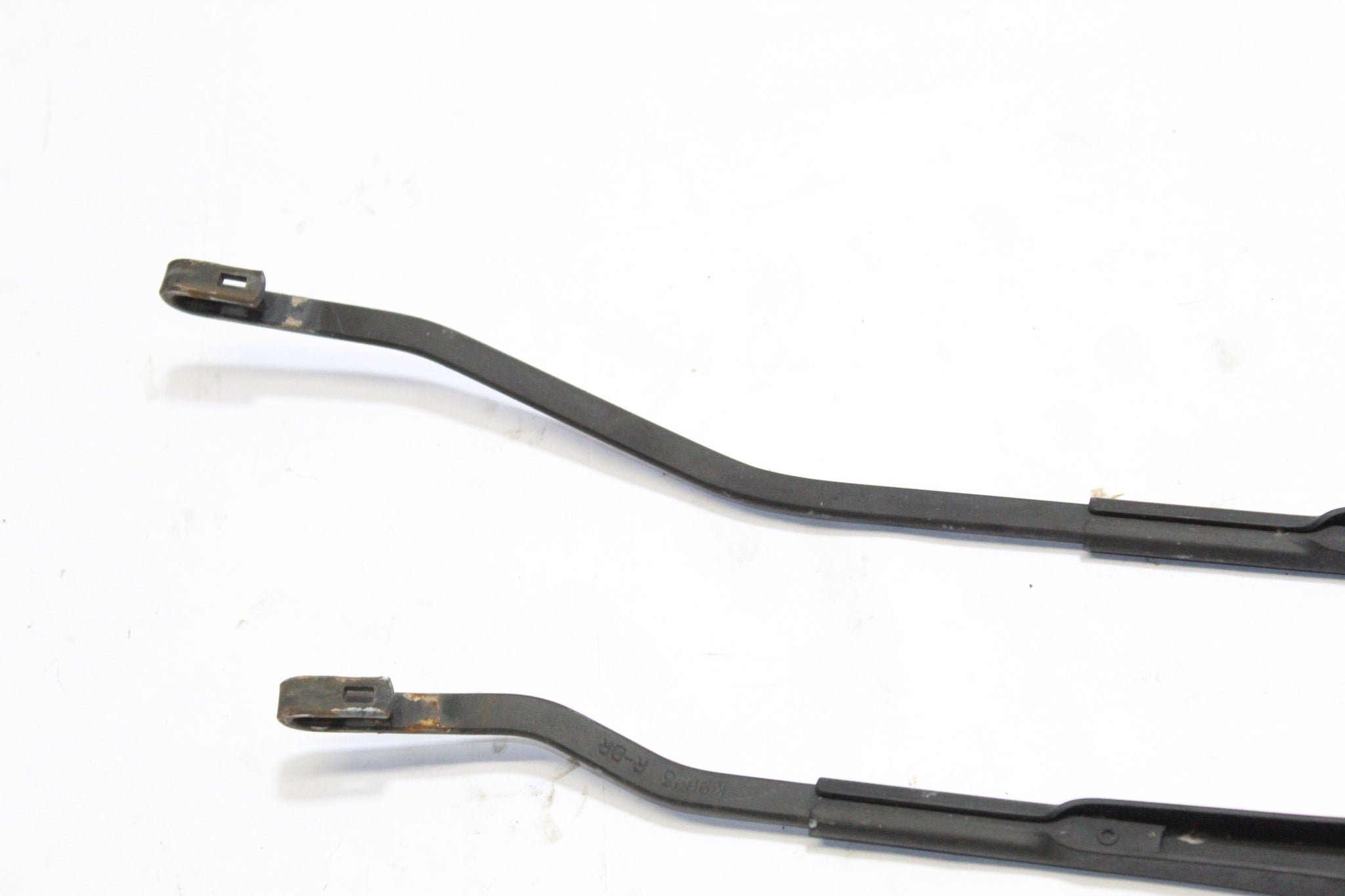 2009 KIA RIO Wiper Arm Pair