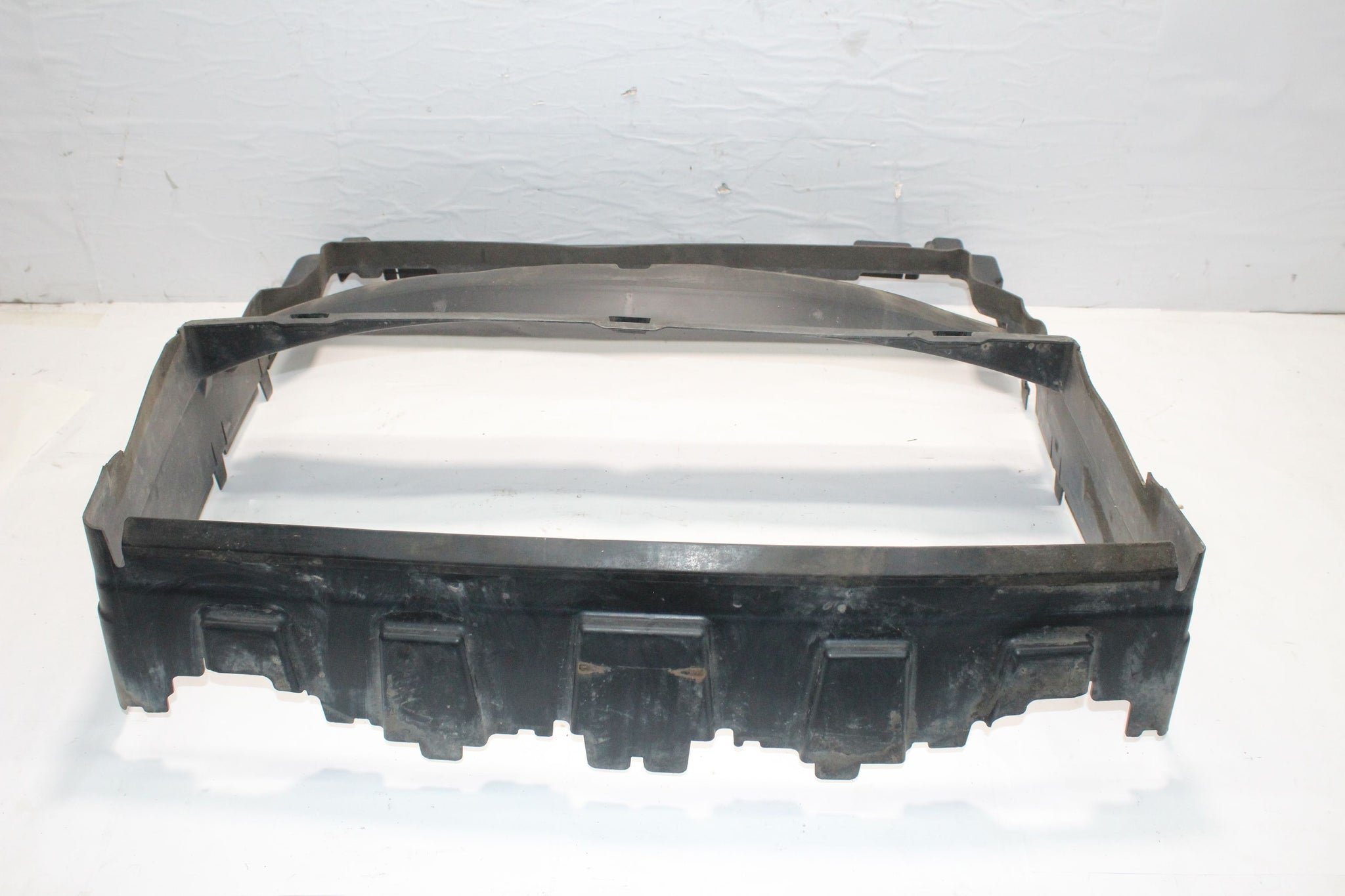 2014 RANGE ROVER VOGUE L405 Radiator Air Intake Guide Panel CPLA-8C464-A