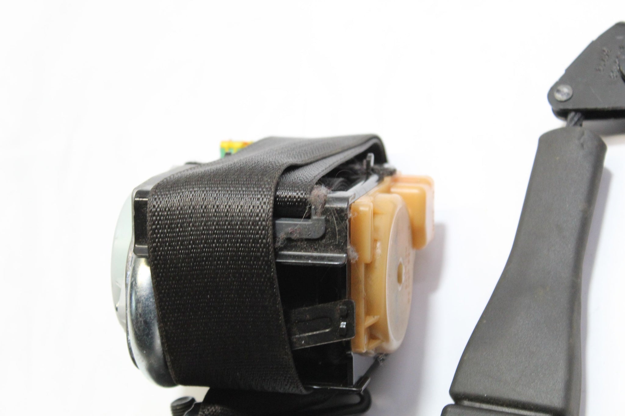 2013 VAUXHALL MOKKA Left side Front Seat Belt