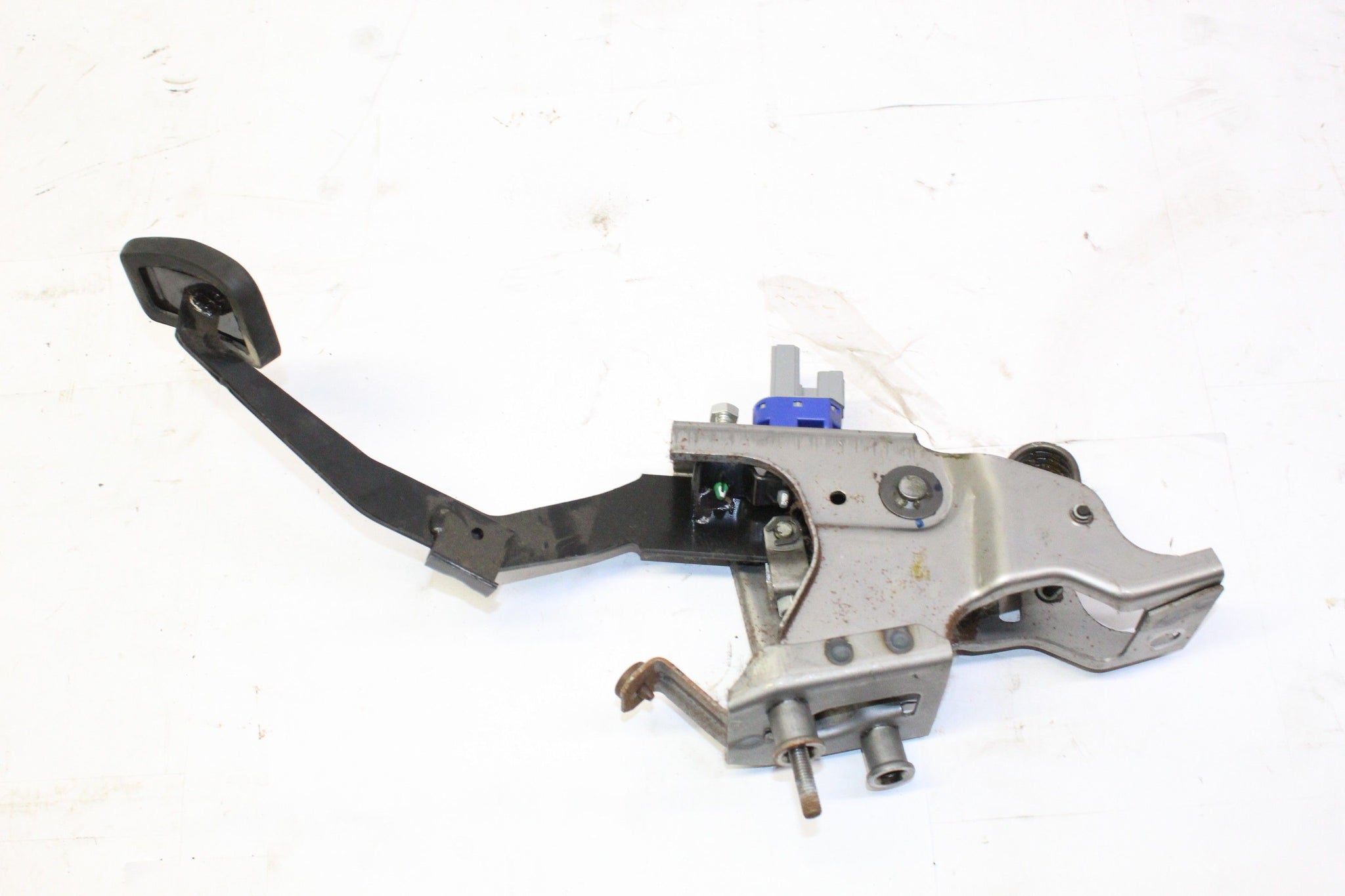 2010 MAZDA 6 1.8 Clutch Pedal