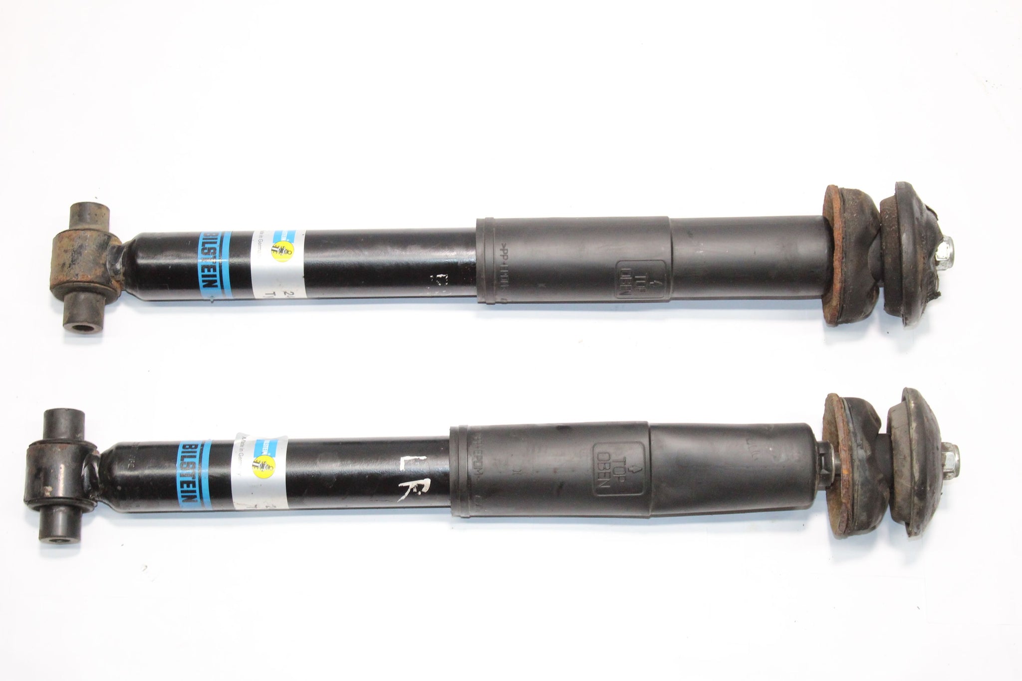 2010 VOLVO XC90 2.4 Rear Shock Absorber Pair
