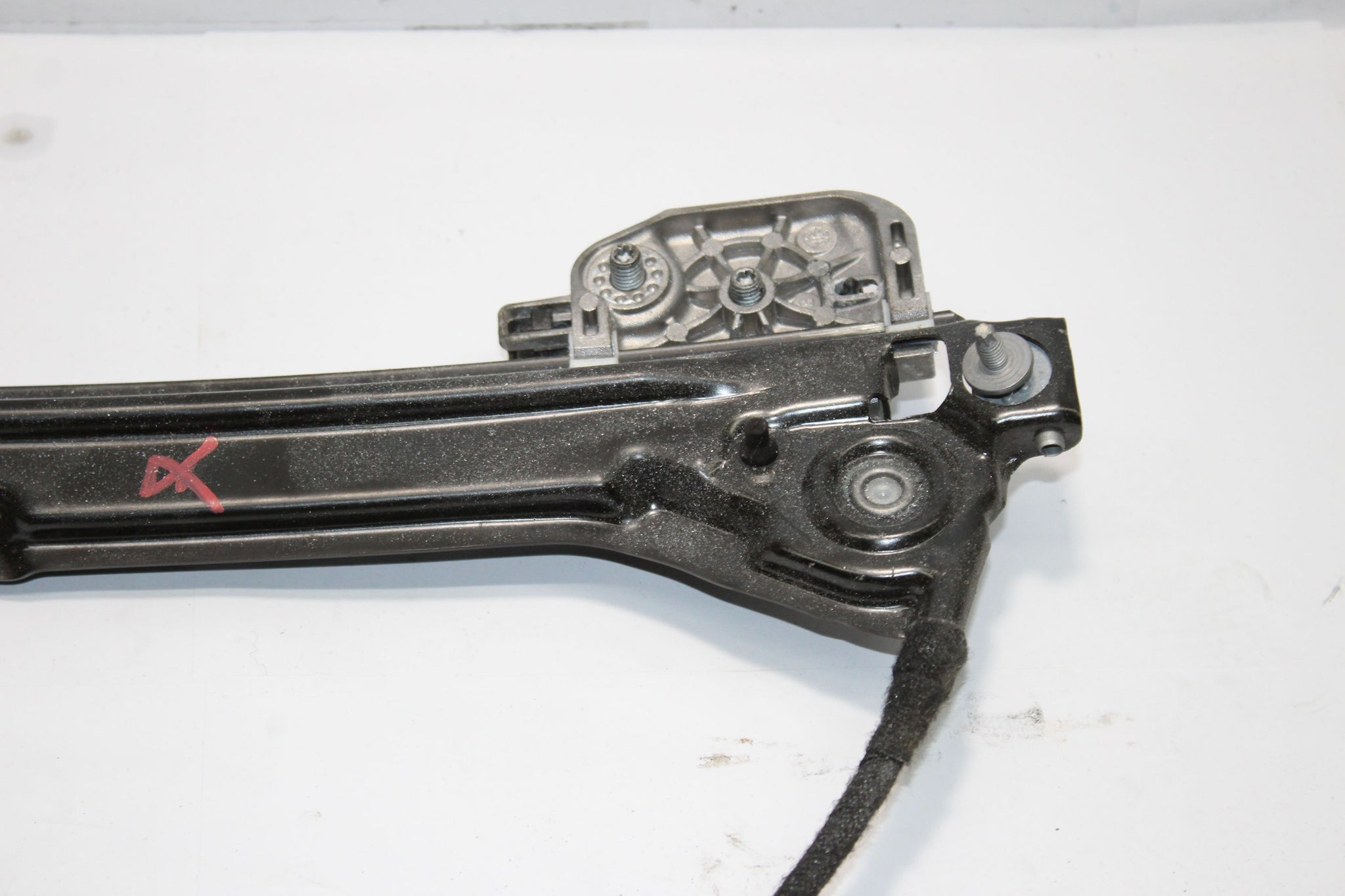 2017 MASERATI GHIBLI Left side Front Door Window Regulator Motor 670009816