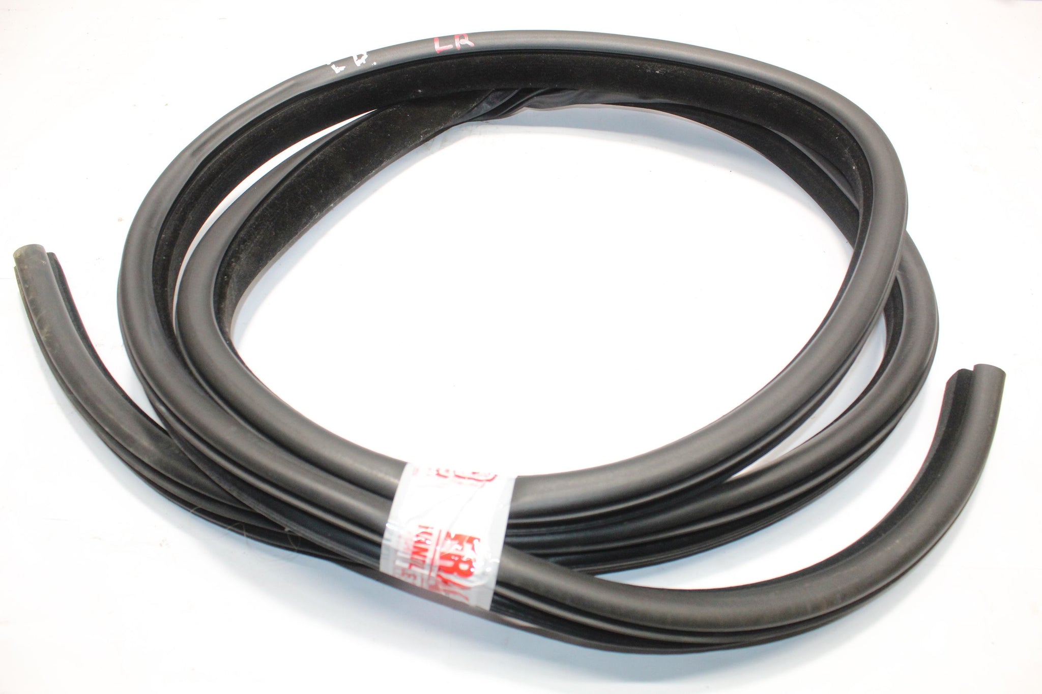 2014 RANGE ROVER VOGUE L405 Left side Rear Door Seal Rubber