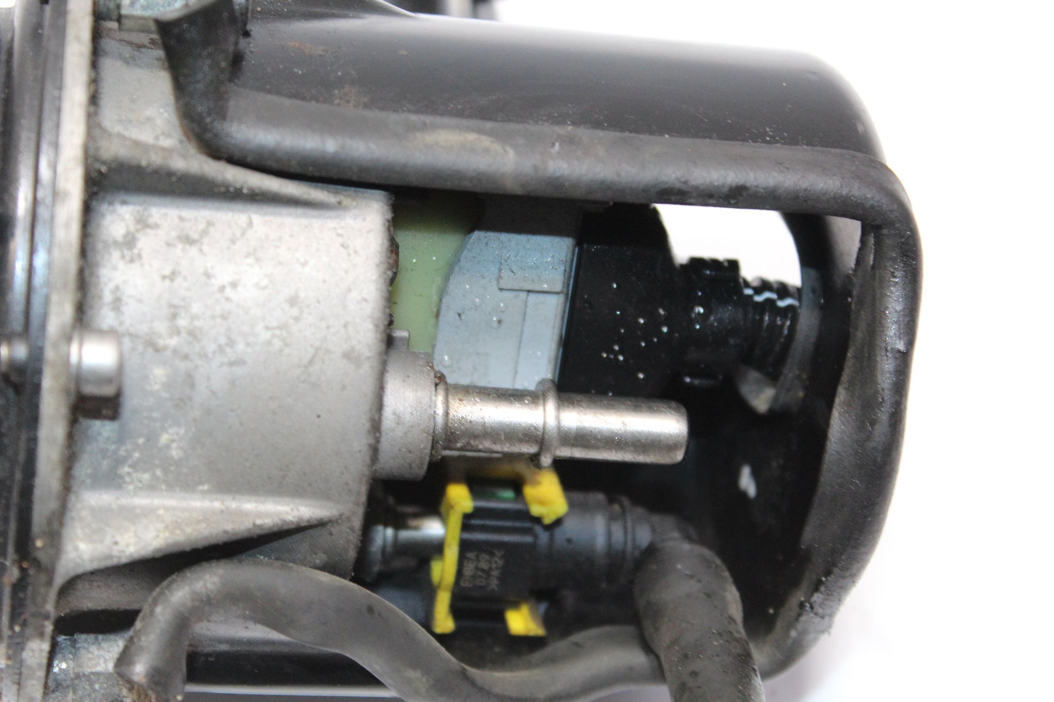 2017 MASERATI GHIBLI 3.0 Fuel Filter Housing 670033613