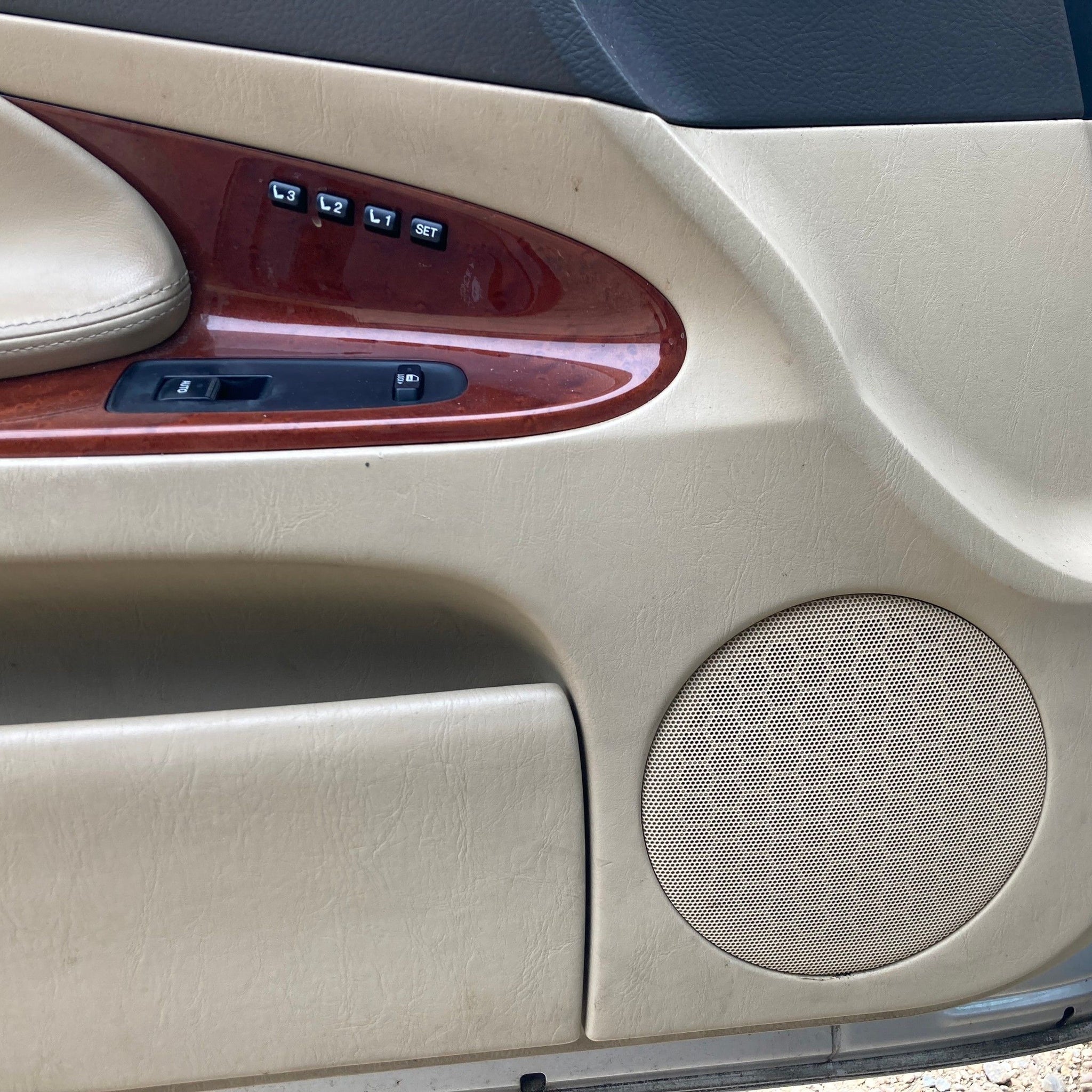 2007 LEXUS GS300 Passenger side Front Complete Door SILVER