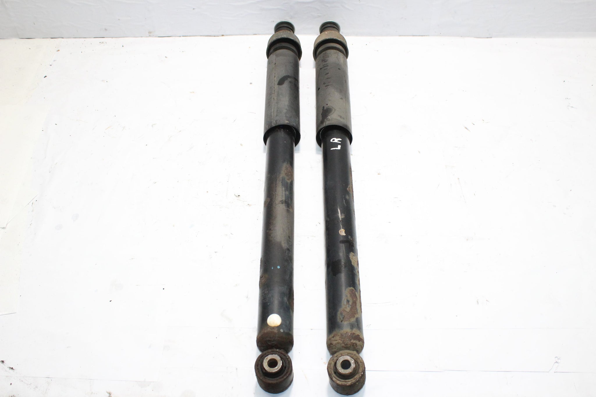 2016 NISSAN JUKE F15 1.5 Rear Shock Absorber Pair 56210BX82A