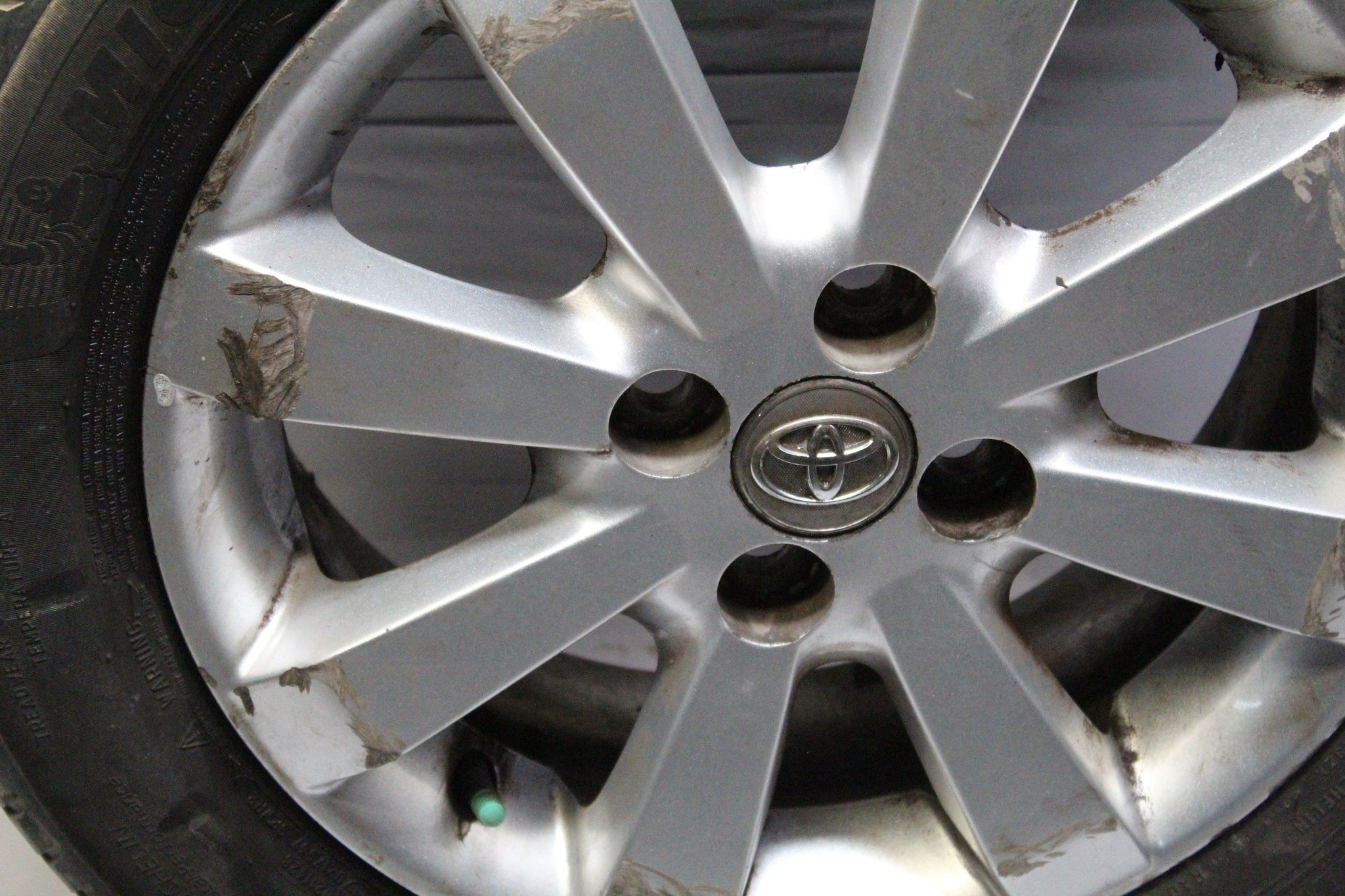 2011 TOYOTA YARIS Alloy Wheel with Tyre 185/60 R15 4.2MM