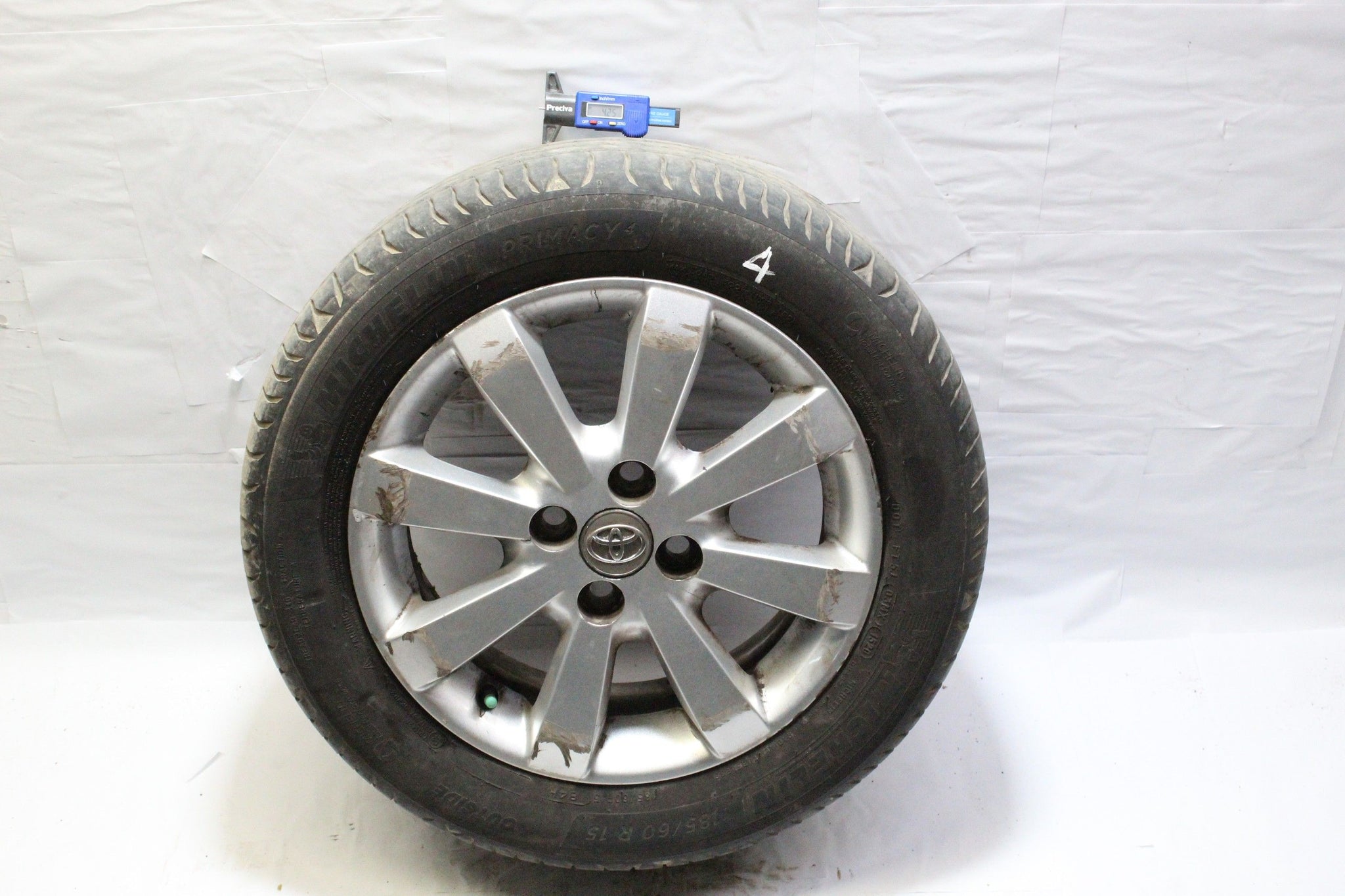 2011 TOYOTA YARIS Alloy Wheel with Tyre 185/60 R15 4.2MM