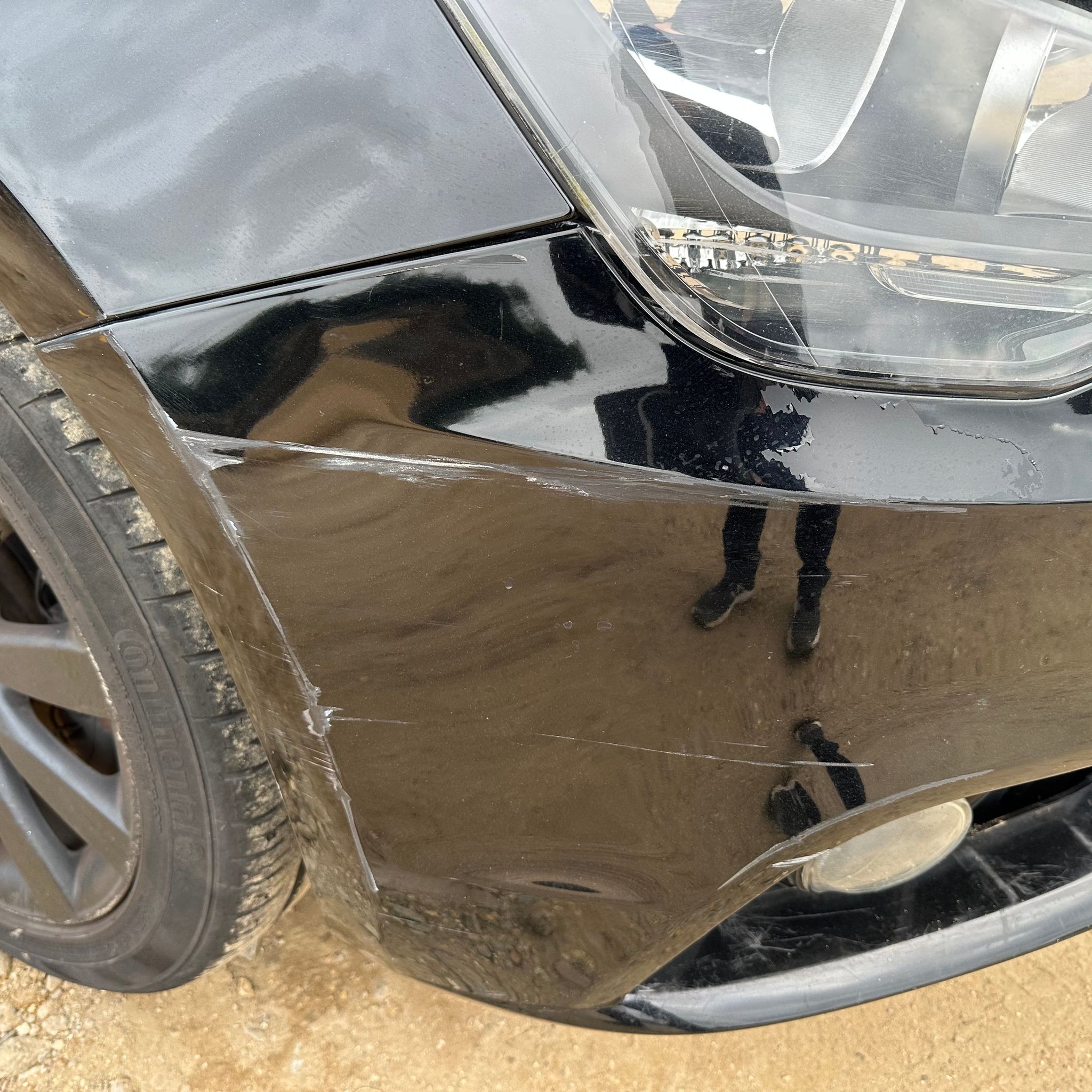 2011 AUDI A1 FRONT BUMPER WITH GRILL