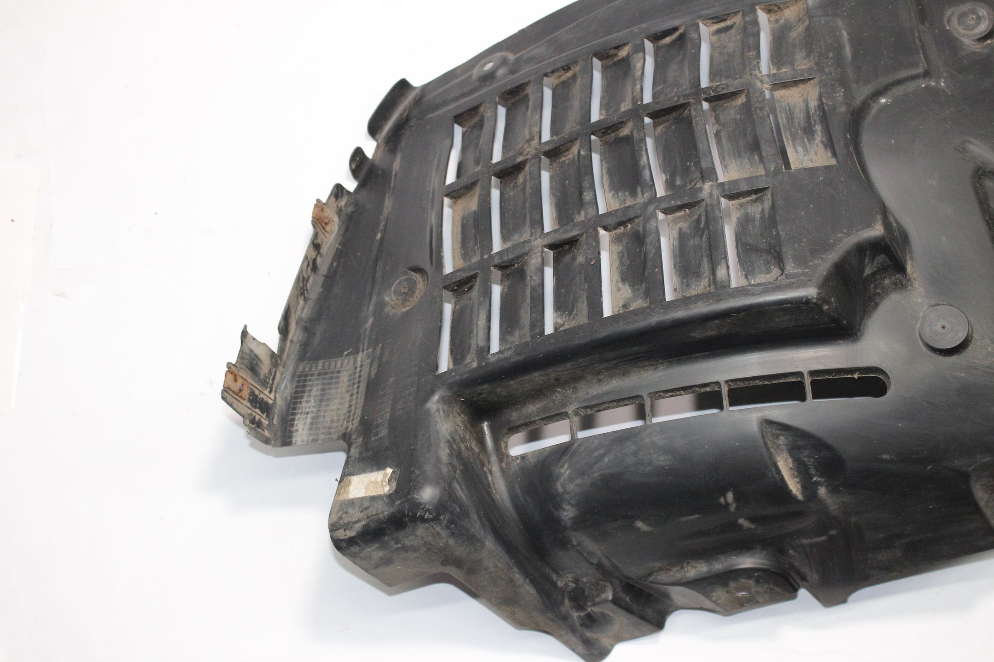 2014 RANGE ROVER VOGUE L405 Right side Front Splash Guard CPLA-16A573-AA