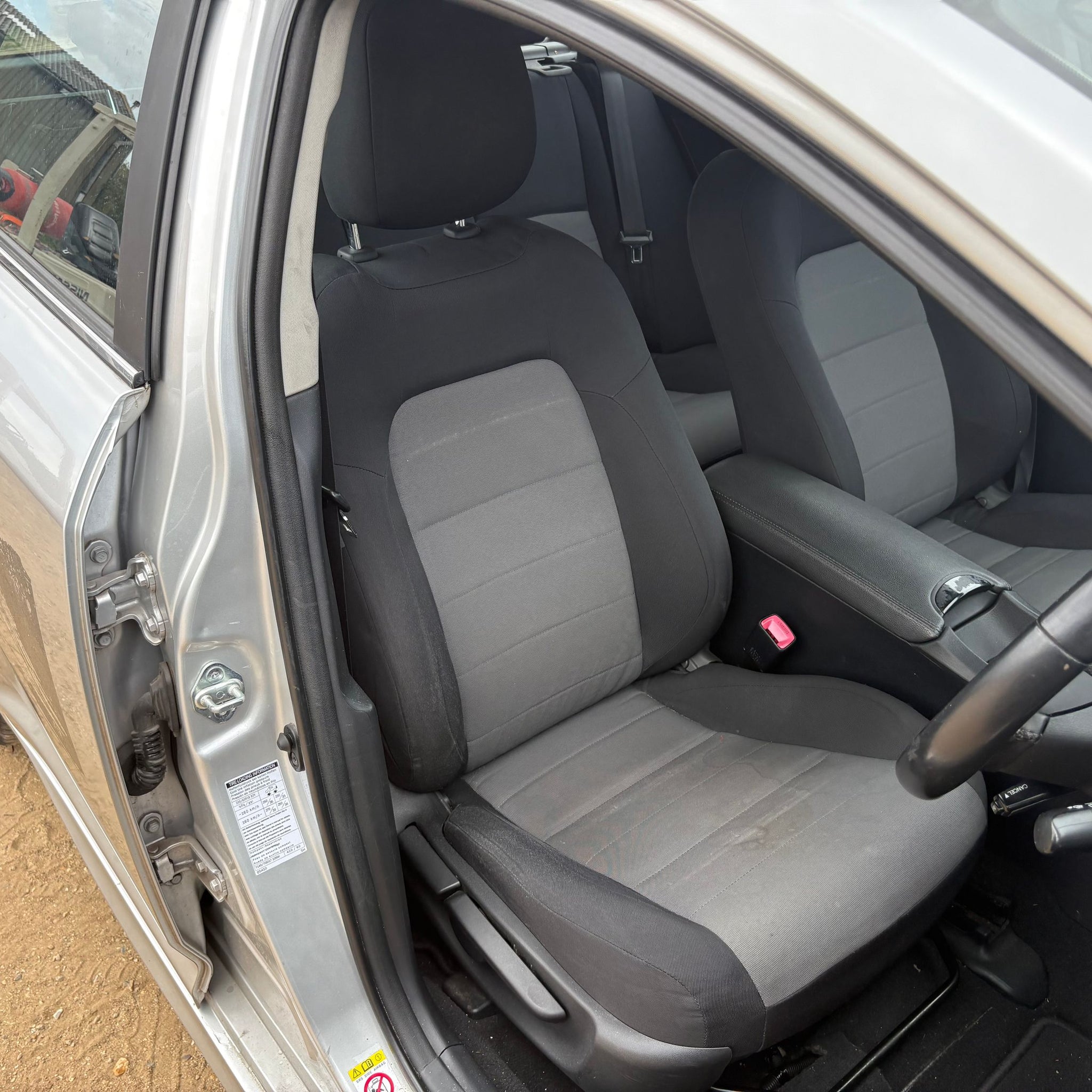 2016 TOYOTA AVENSIS DRIVER SIDE FRONT SEAT