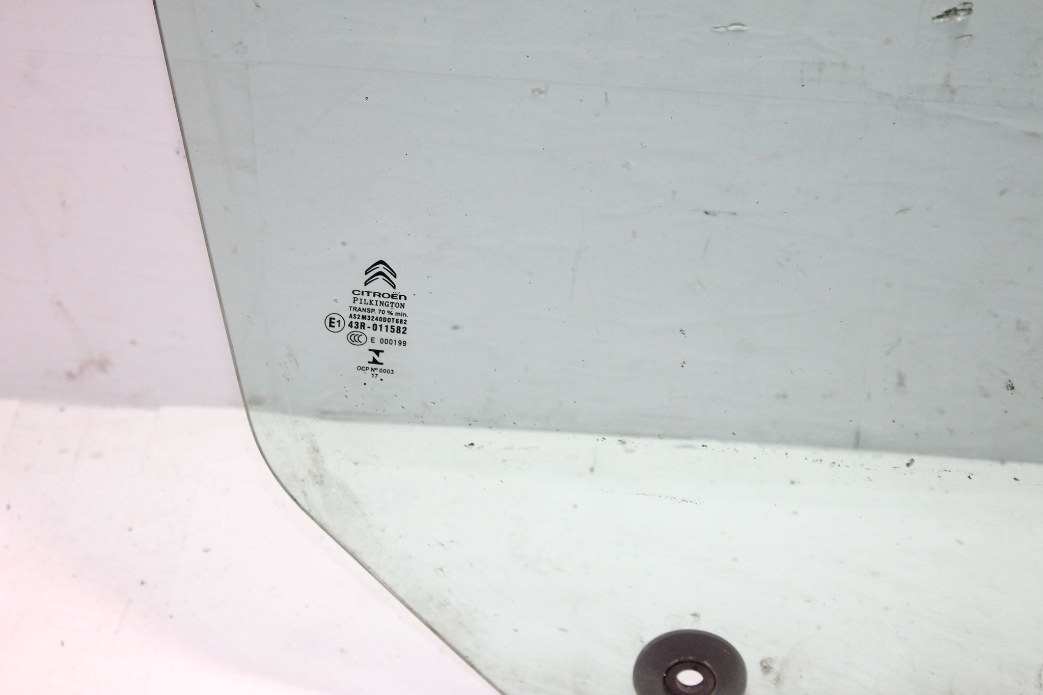 2018 CITROEN C4 CACTUS Right side Front Door Window Glass