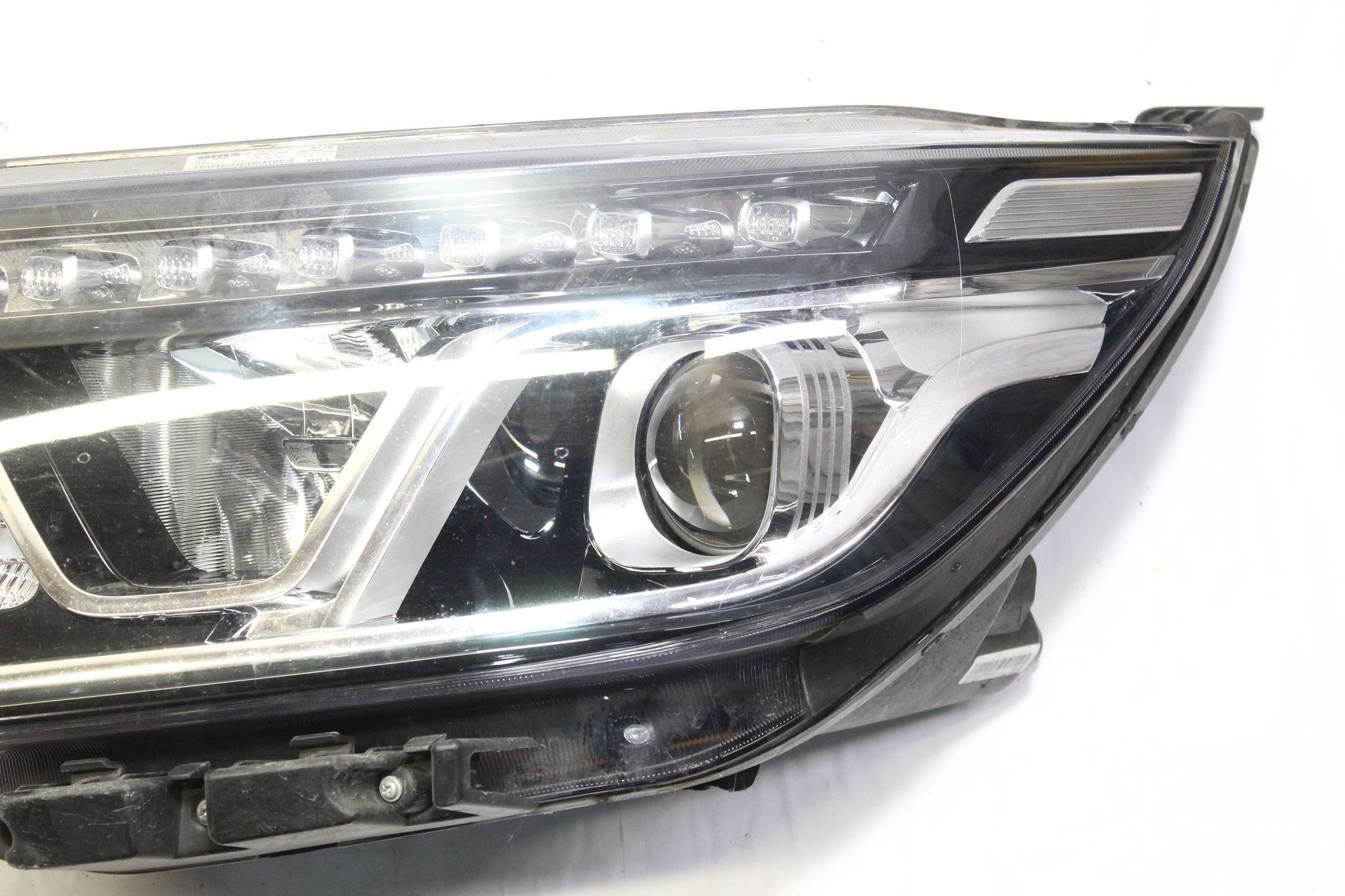 2018 SSANGYONG TURISMO LEFT SIDE HEADLIGHT HALOGEN
