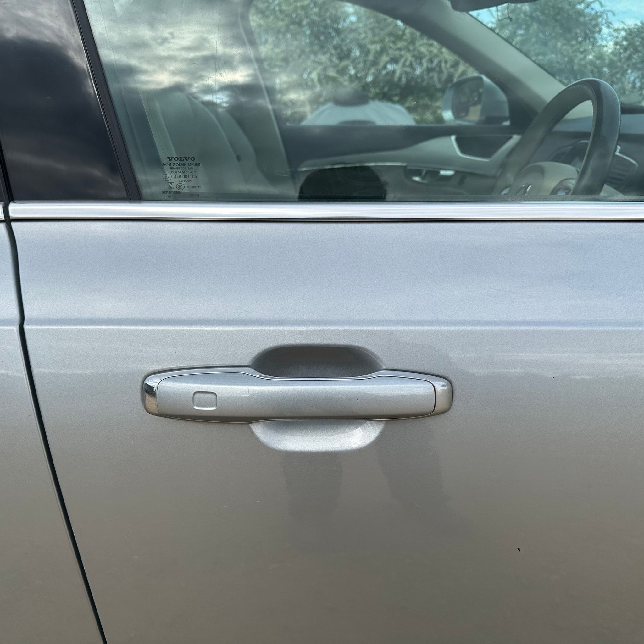 2015 VOLVO XC90 MK2 DRIVER SIDE FRONT COMPLETE DOOR