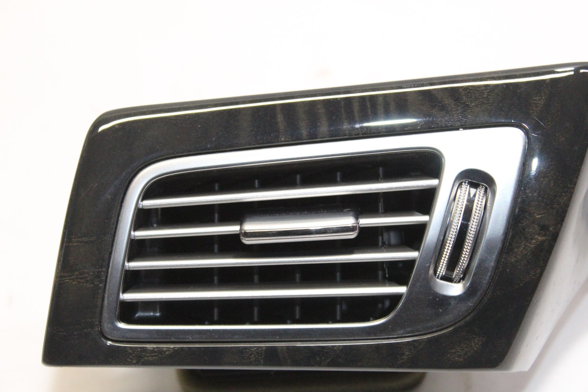 2016 MERCEDES CLS Class W218 C218 Right side Dashboard Air Vent A2188301054