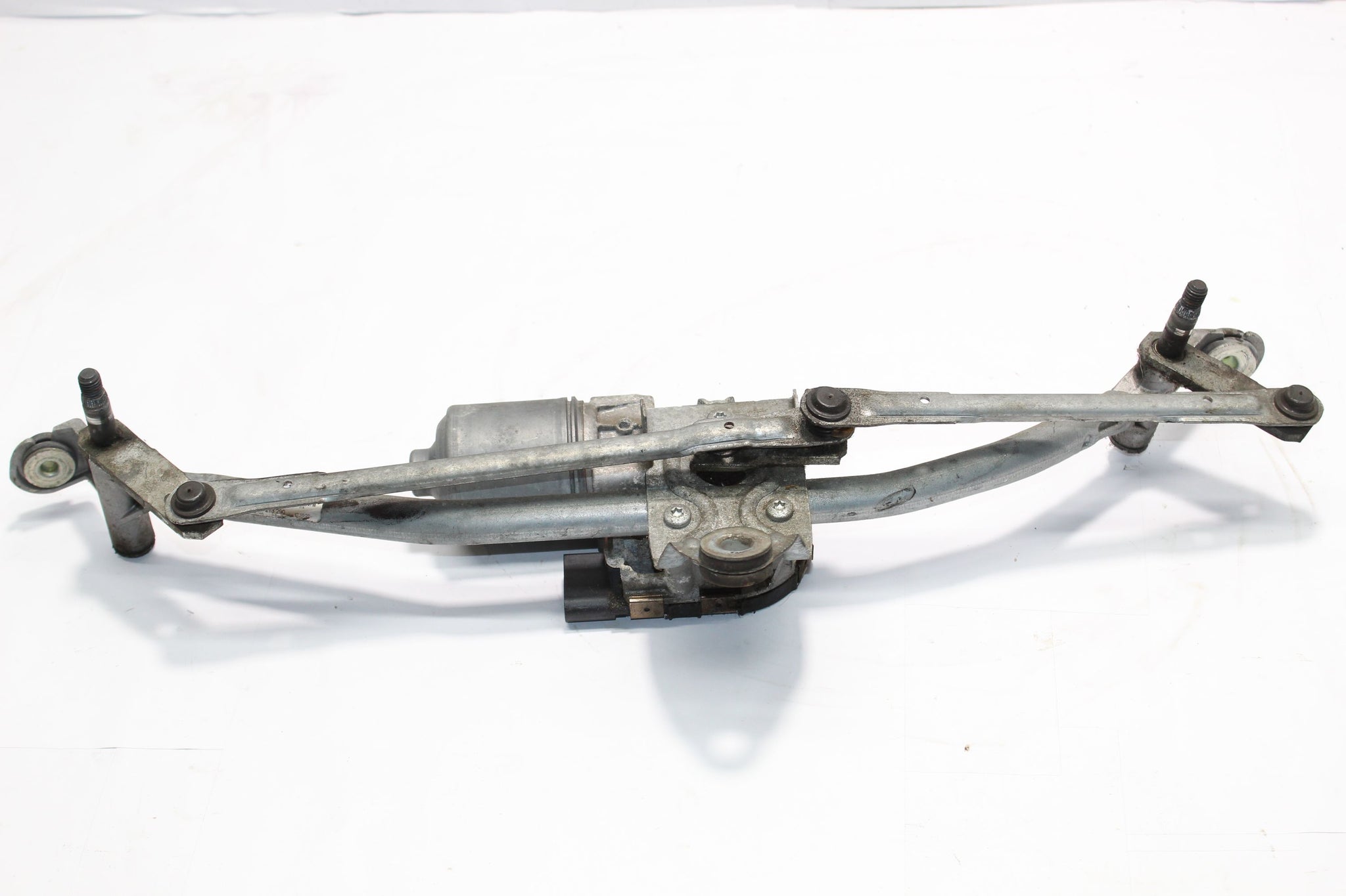2012 BMW X3 F25 Front Wiper Motor Linkage 7213290