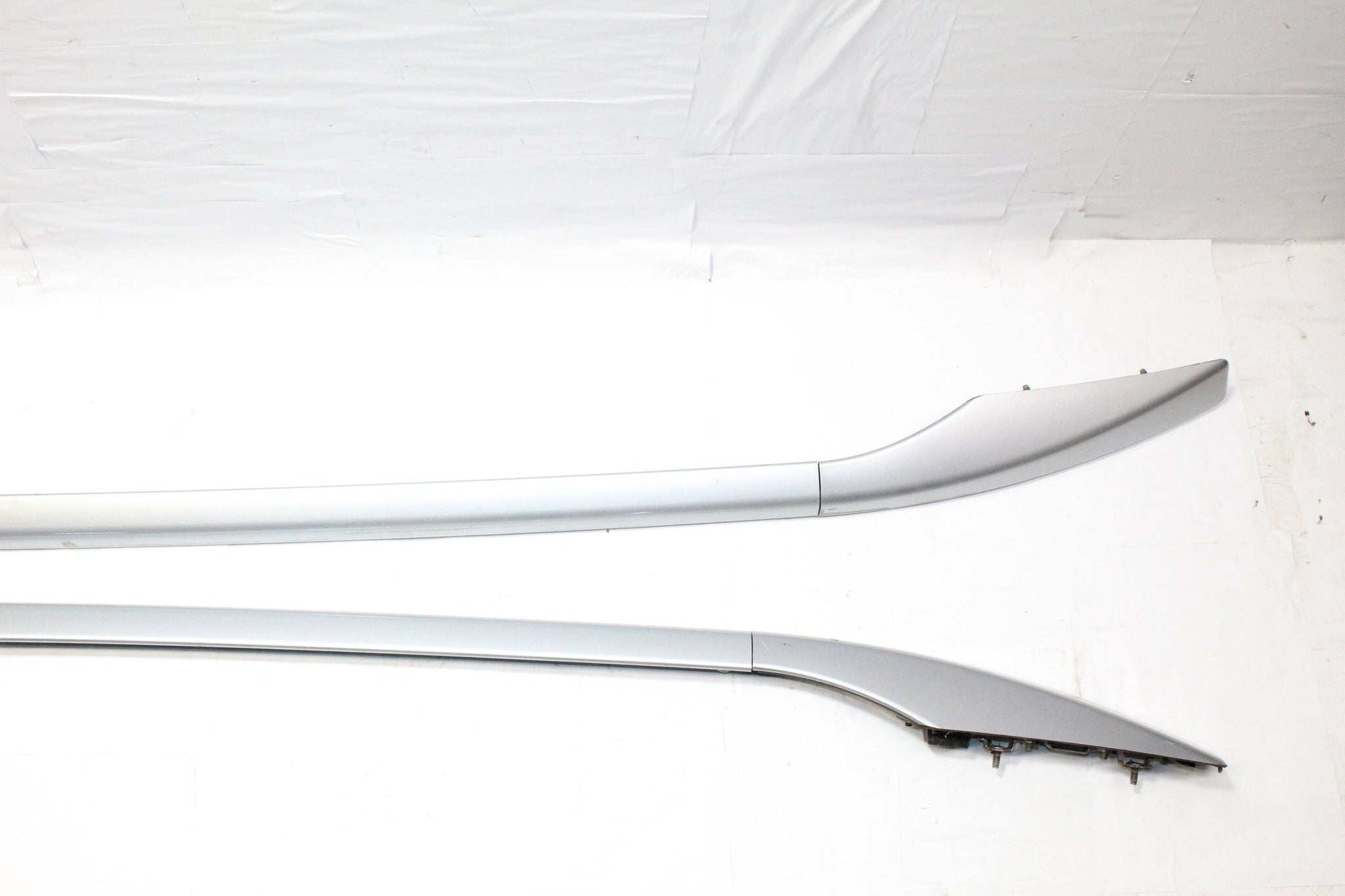 2008 Mitsubishi Outlander Roof Rails Pair