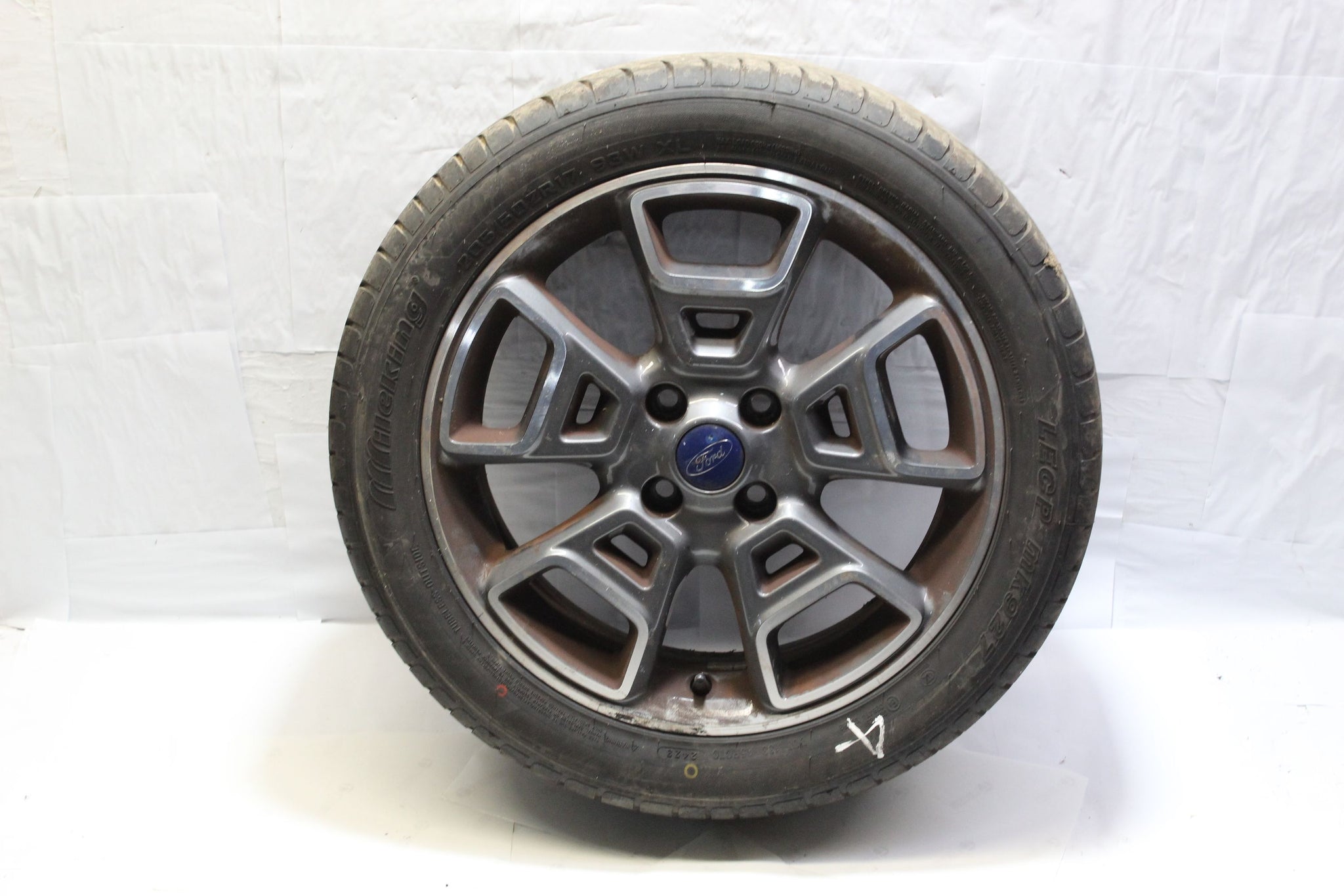 2016 FORD ECOSPORT Alloy Wheel with Tyre 205 / 50 R17 6.4MM