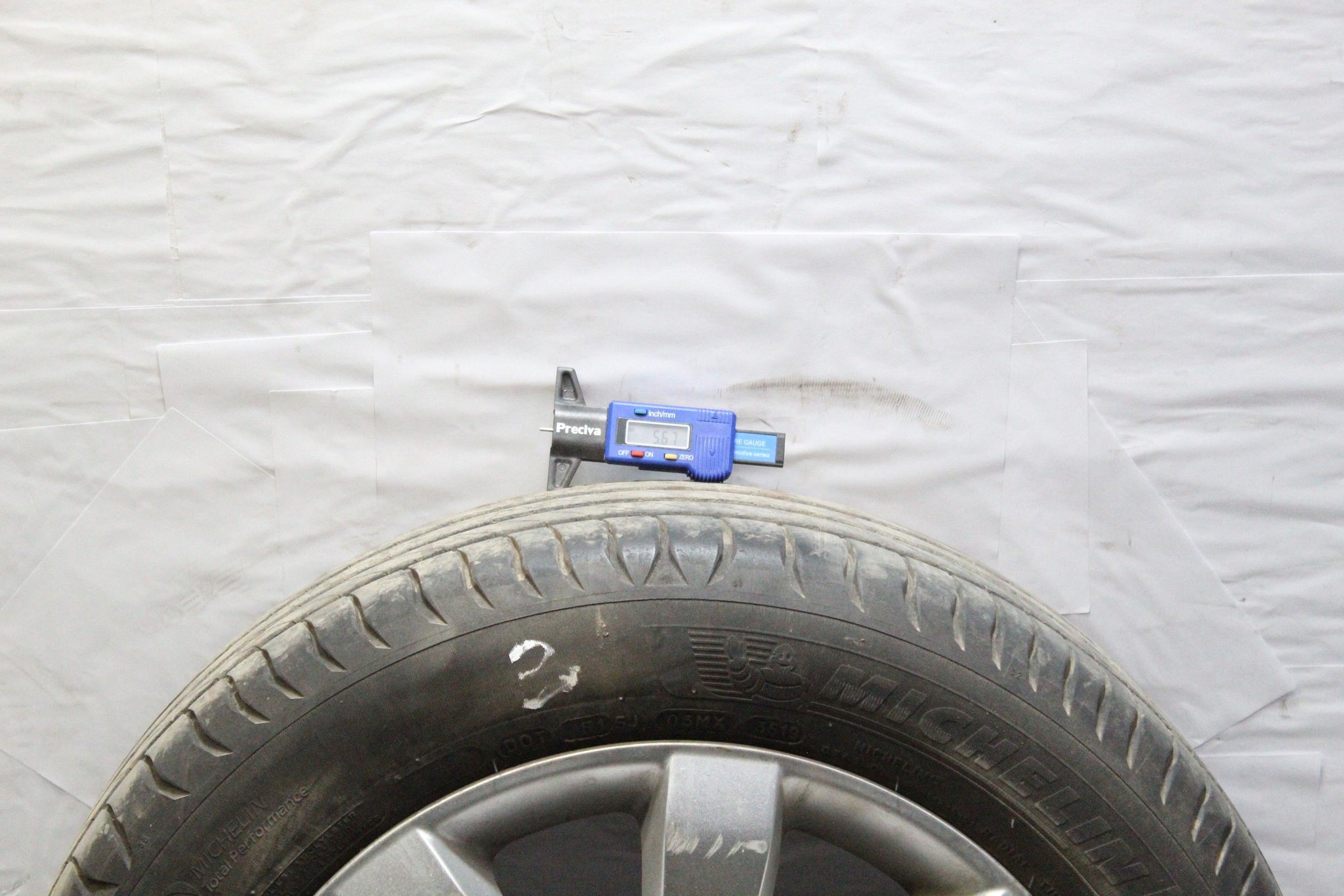 2011 TOYOTA YARIS Alloy Wheel with Tyre 185/60 R15 5.6MM