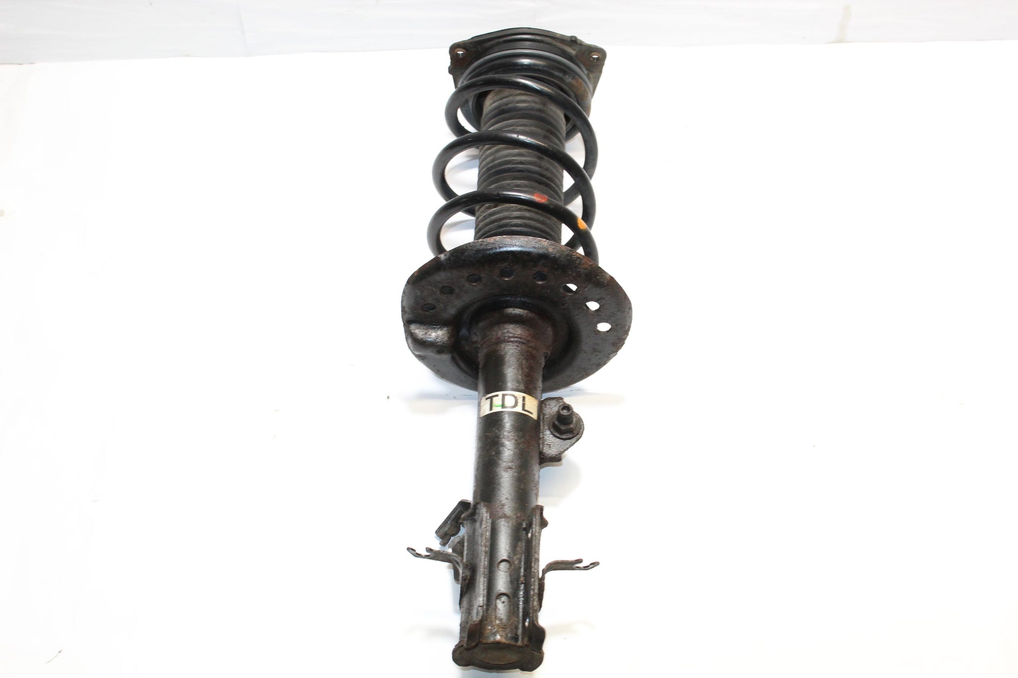2014 NISSAN JUKE F15 1.2 Left side Front Suspension Leg