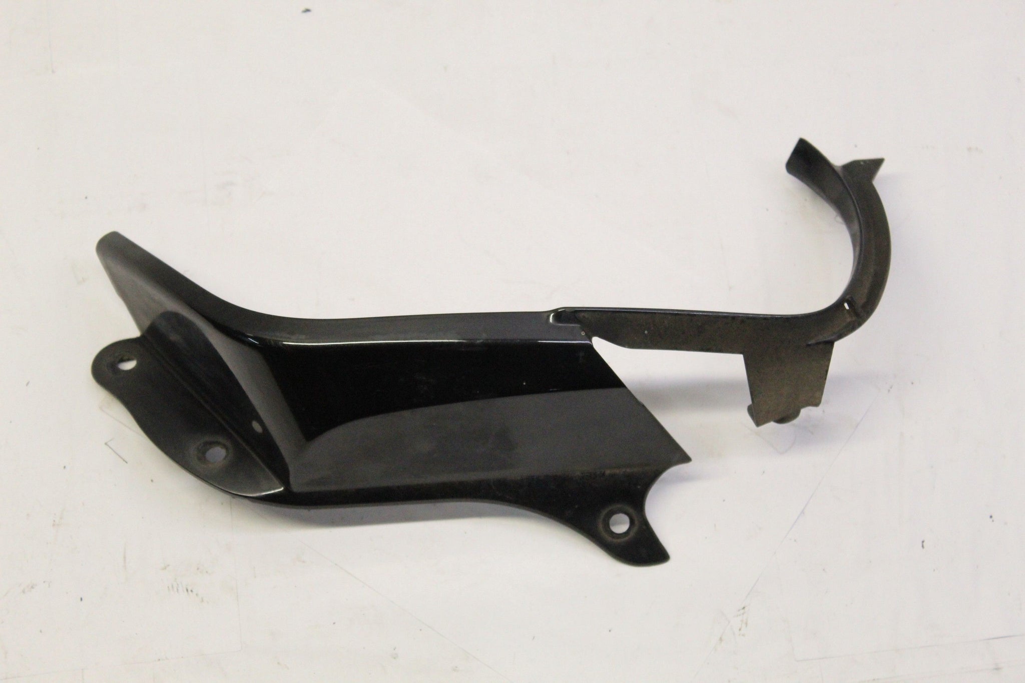 2006 BMW Z4 Left side Rear Tail Light Bracket