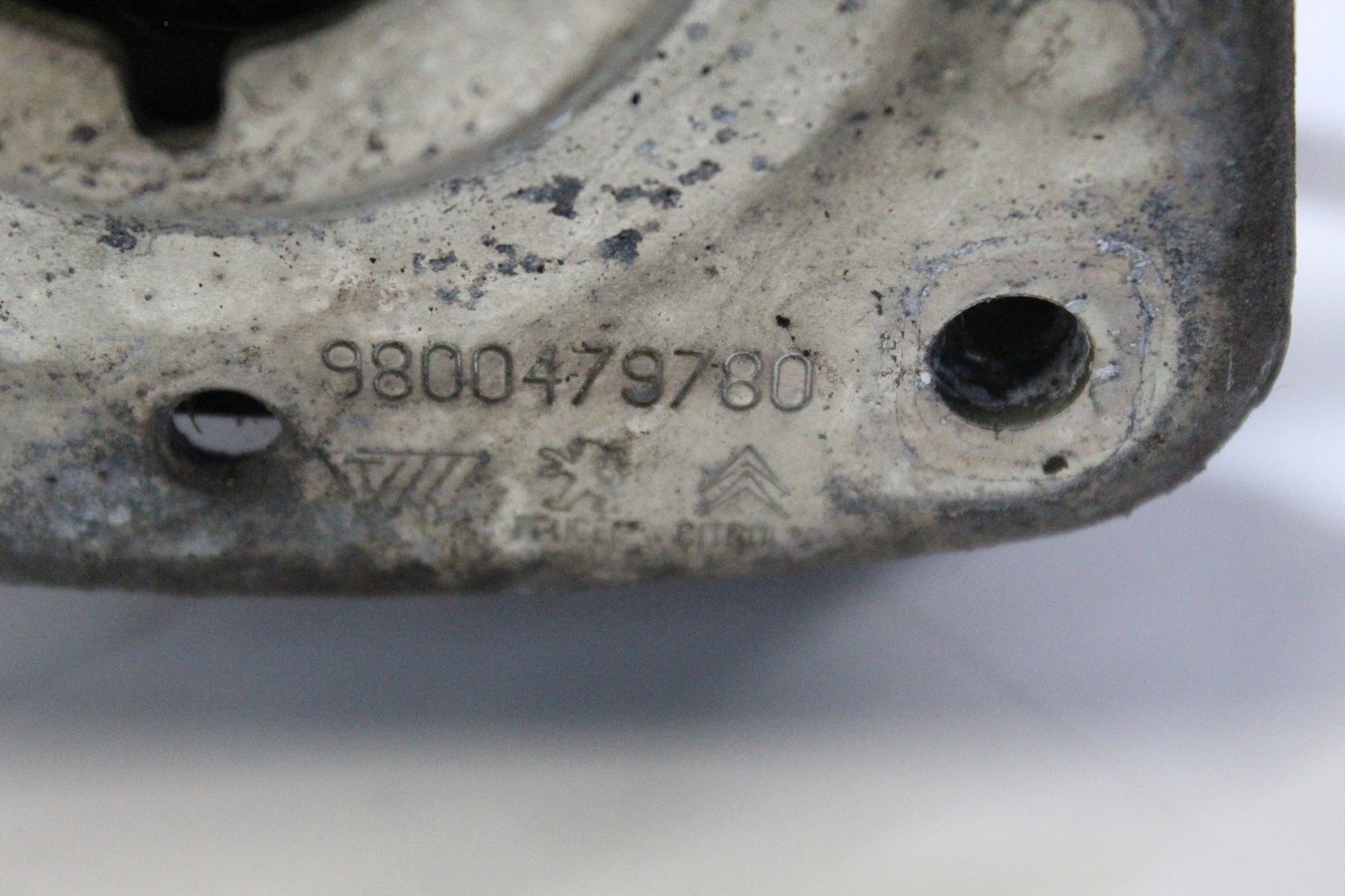 2015 CITROEN C4 1.6 Right side Front Suspension Leg