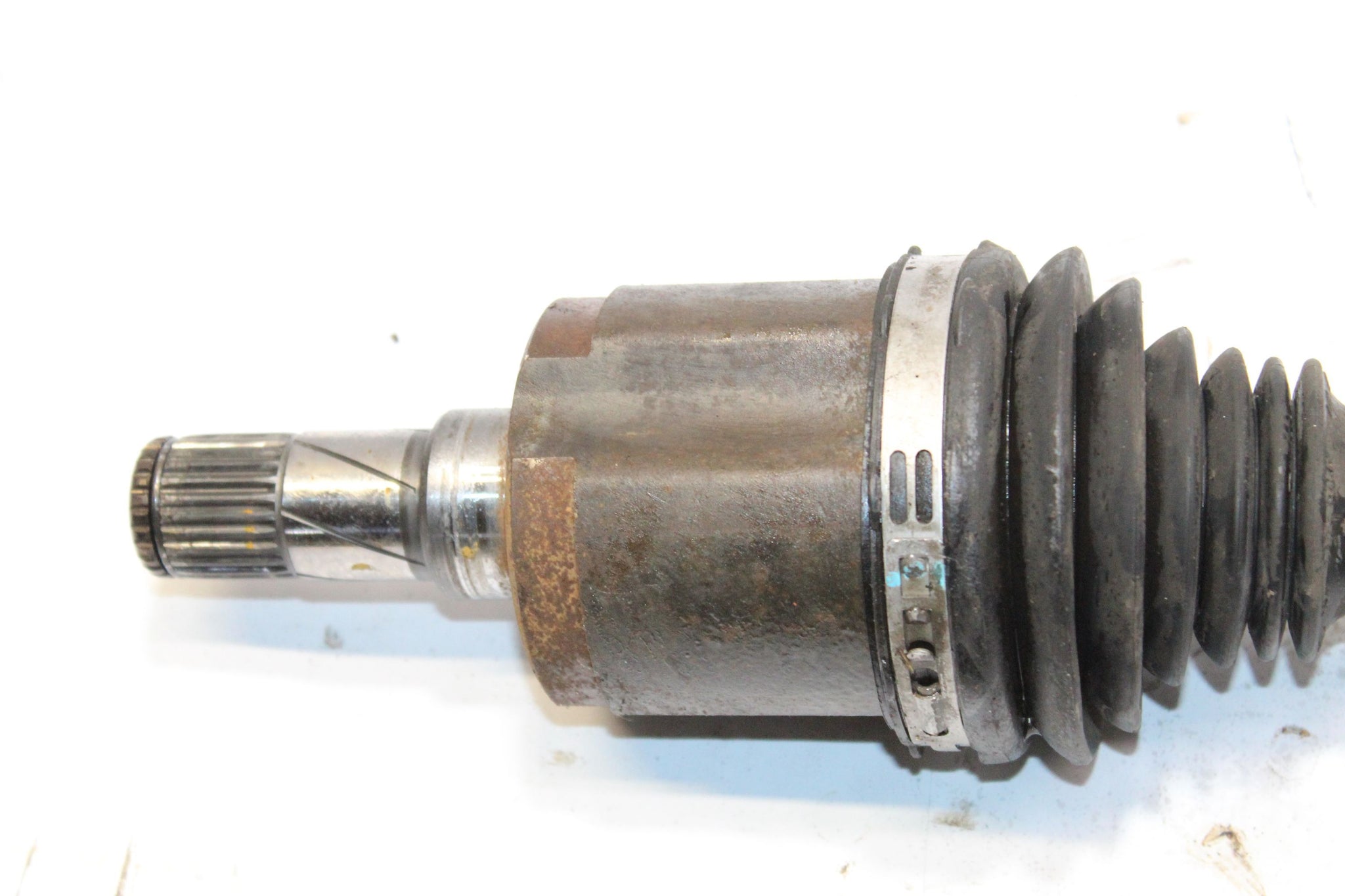 2013 VAUXHALL MOKKA 1.7 LEFT SIDE FRONT DRIVESHAFT 95090836