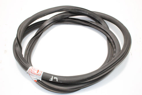 2013 SKODA SUPERB Left side Front Door Seal Rubber