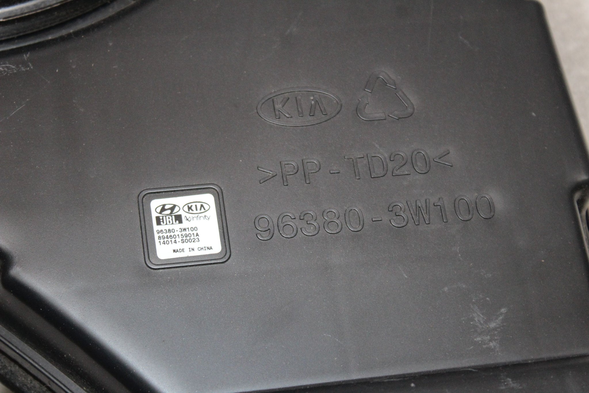2014 KIA SPORTAGE Subwoofer Speaker 96380-3W100