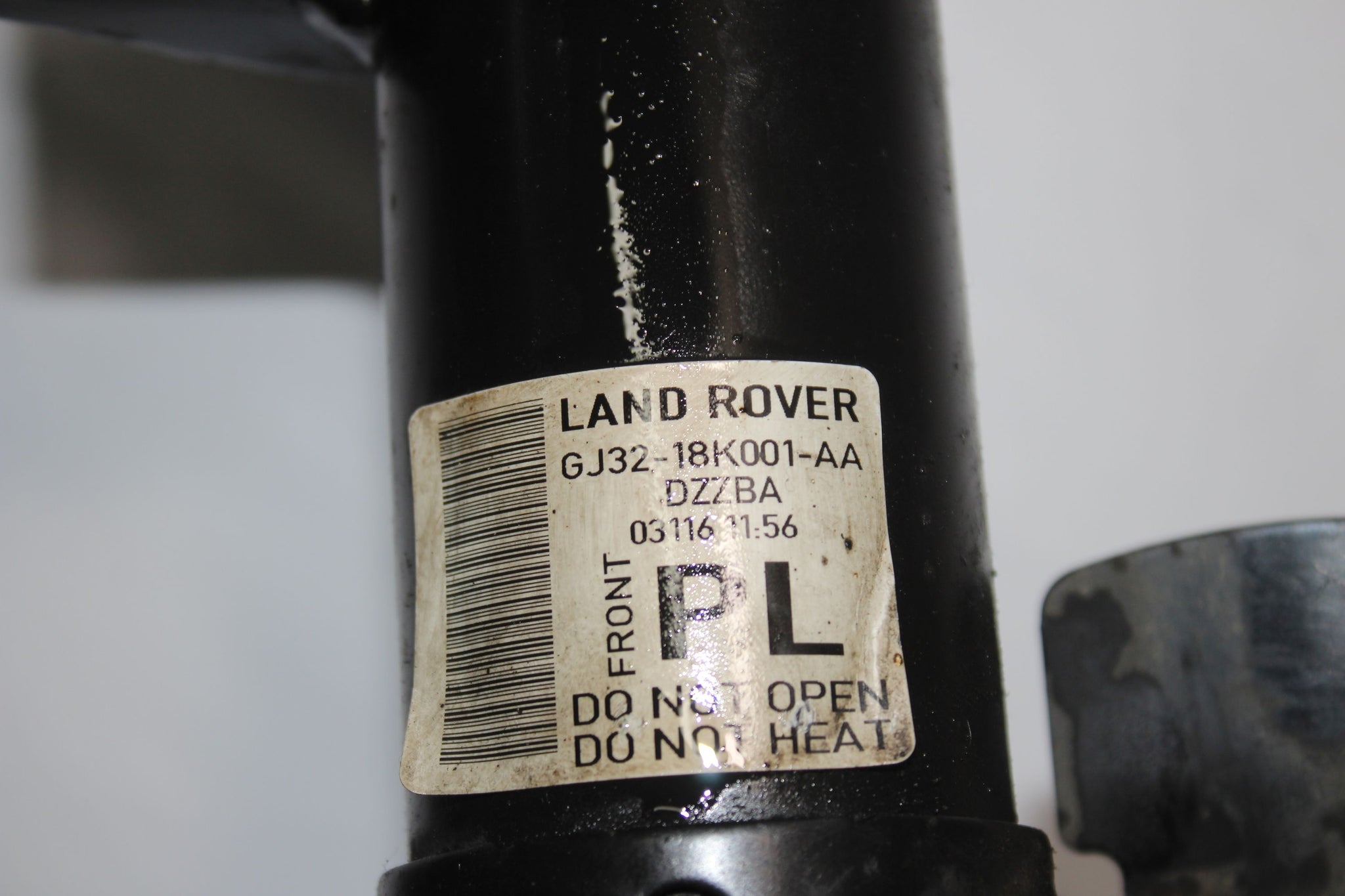 2016 RANGE ROVER EVOQUE  2.0 Left side Front Suspension Leg GJ32-18K001-AA