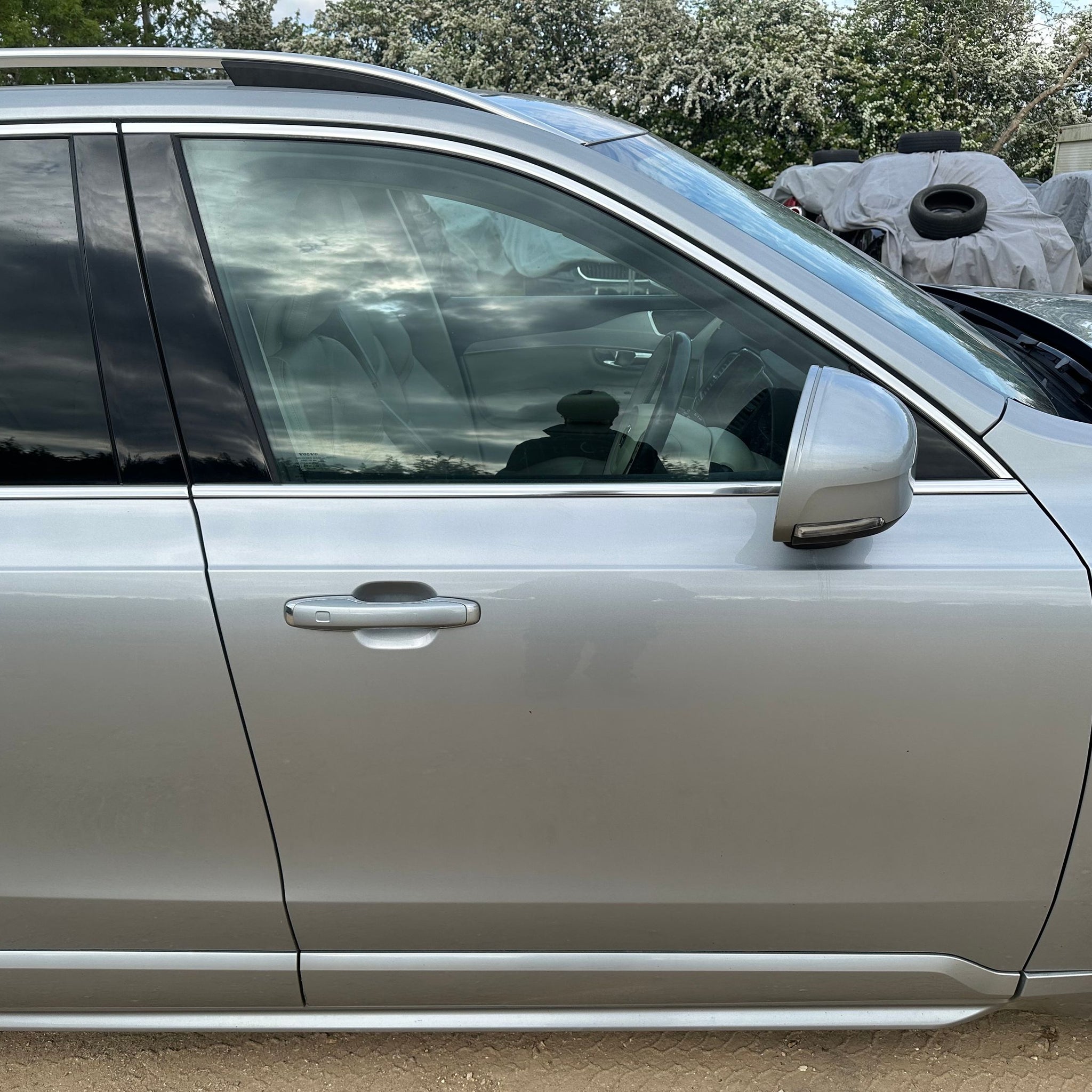 2015 VOLVO XC90 MK2 DRIVER SIDE FRONT COMPLETE DOOR