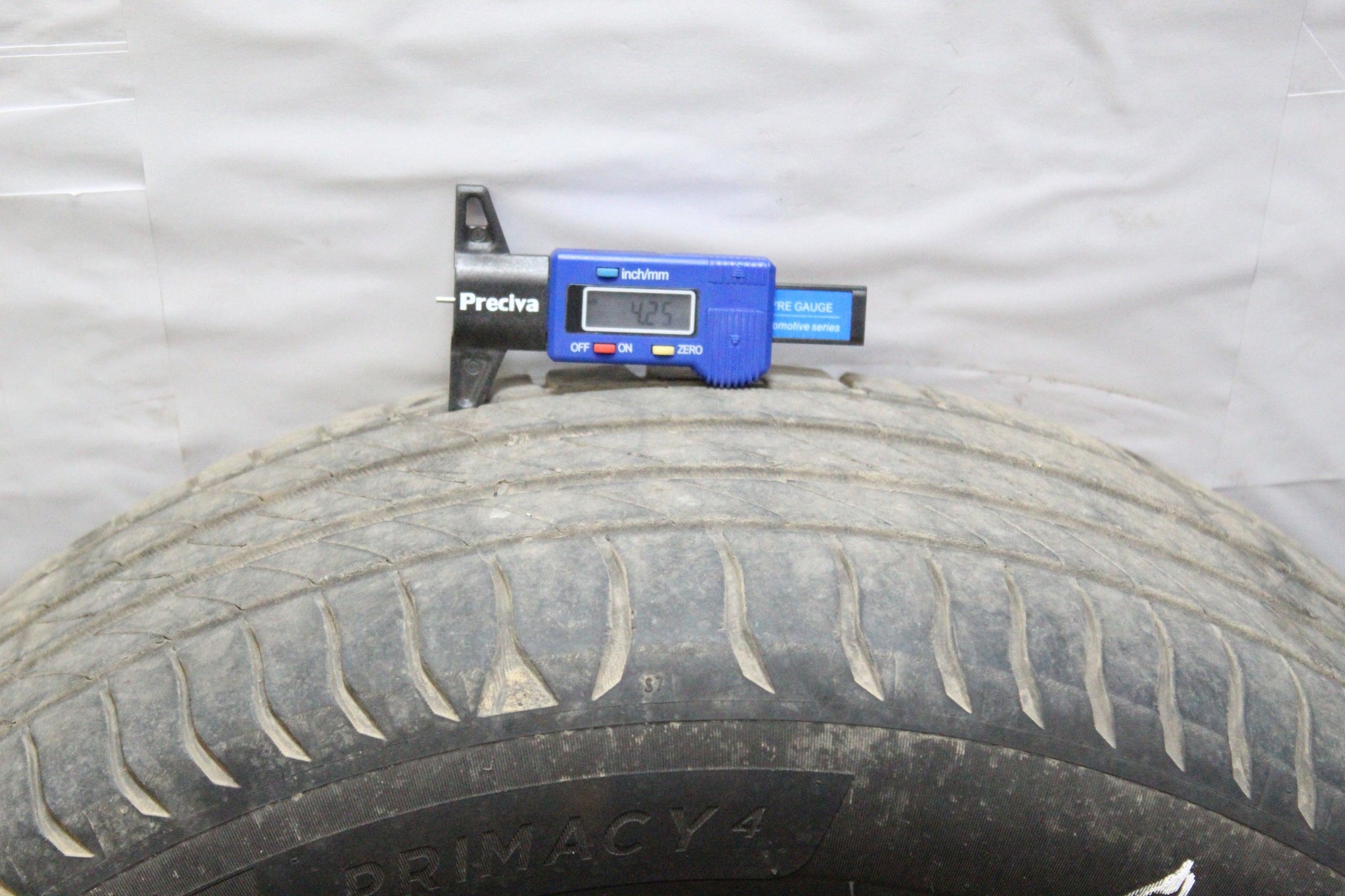 2011 TOYOTA YARIS Alloy Wheel with Tyre 185/60 R15 4.2MM