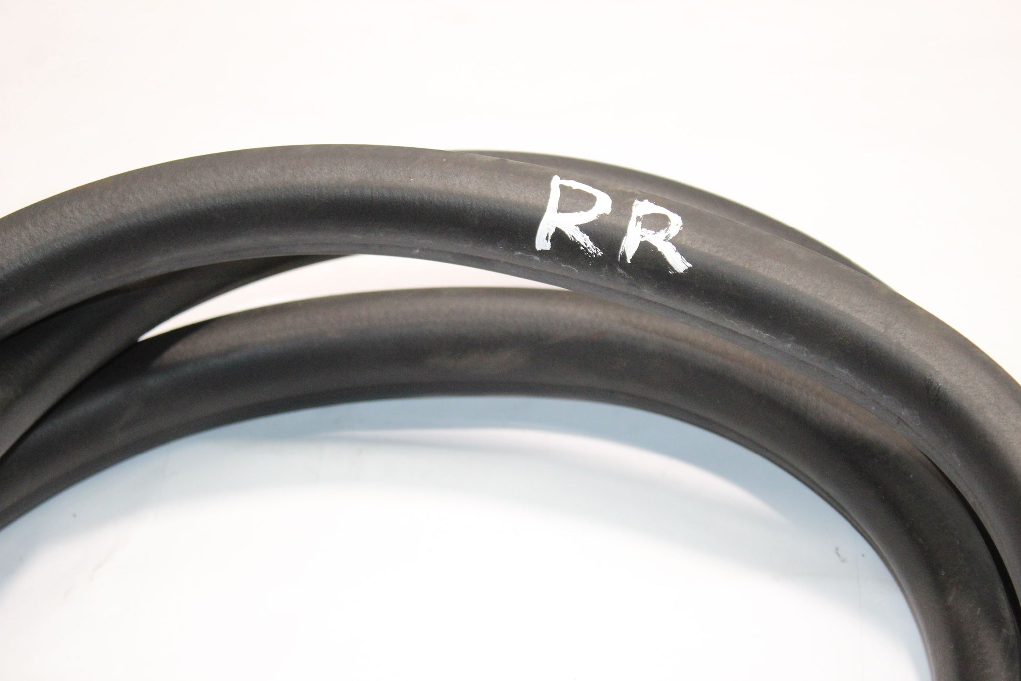 2018 CITROEN C4 CACTUS Right side Rear Door Seal Rubber