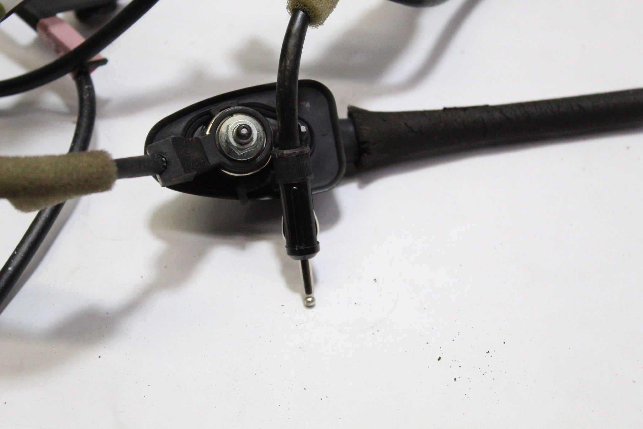 2008 MAZDA 2 Roof Antenna Aerial Base