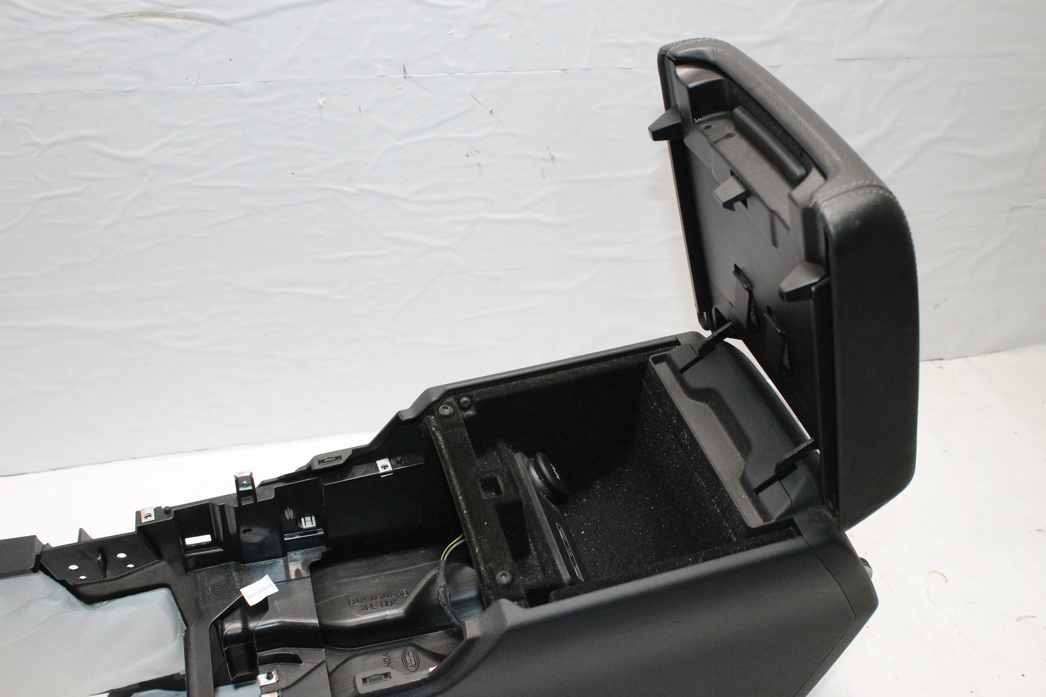 2016 RANGE ROVER EVOQUE Centre Console with Armrest