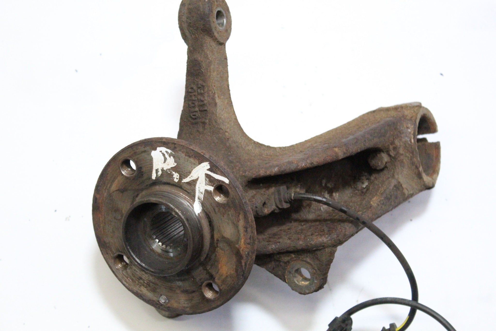2011 PEUGEOT 107 1.0 Right side Front Wheel Hub