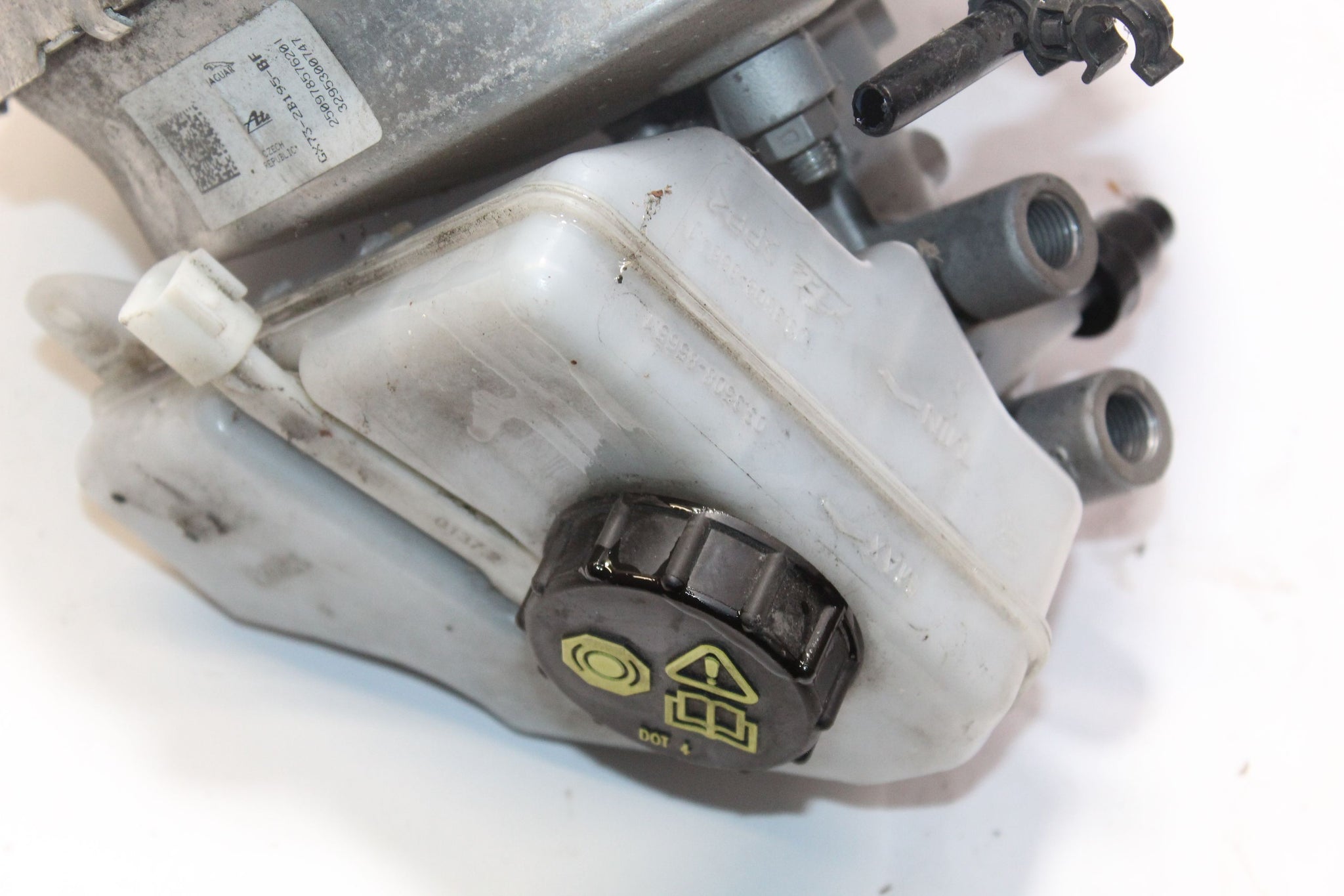 2015 JAGUAR XE 2.0 Brake Servo Master Cylinder GX73-2B195-BF