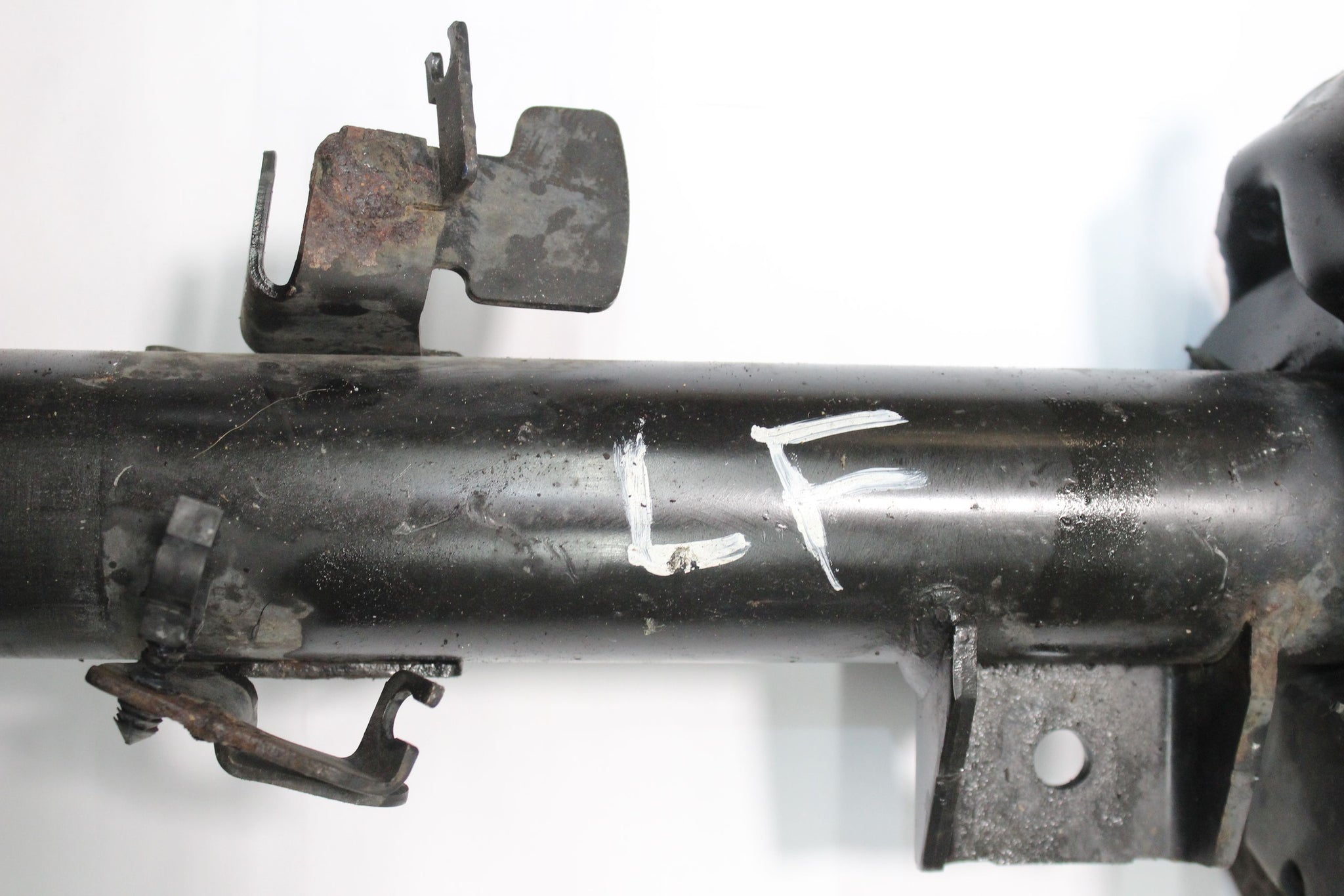 2016 RANGE ROVER EVOQUE  2.0 Left side Front Suspension Leg GJ32-18K001-AA